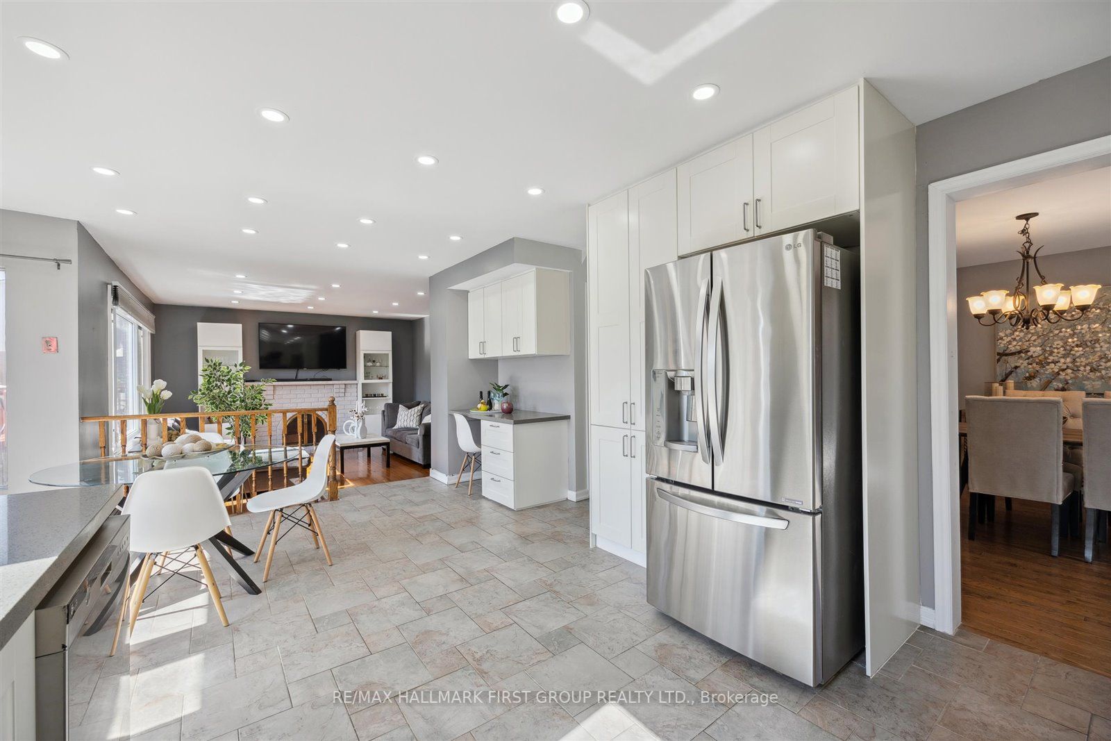 76 Farrow Cres