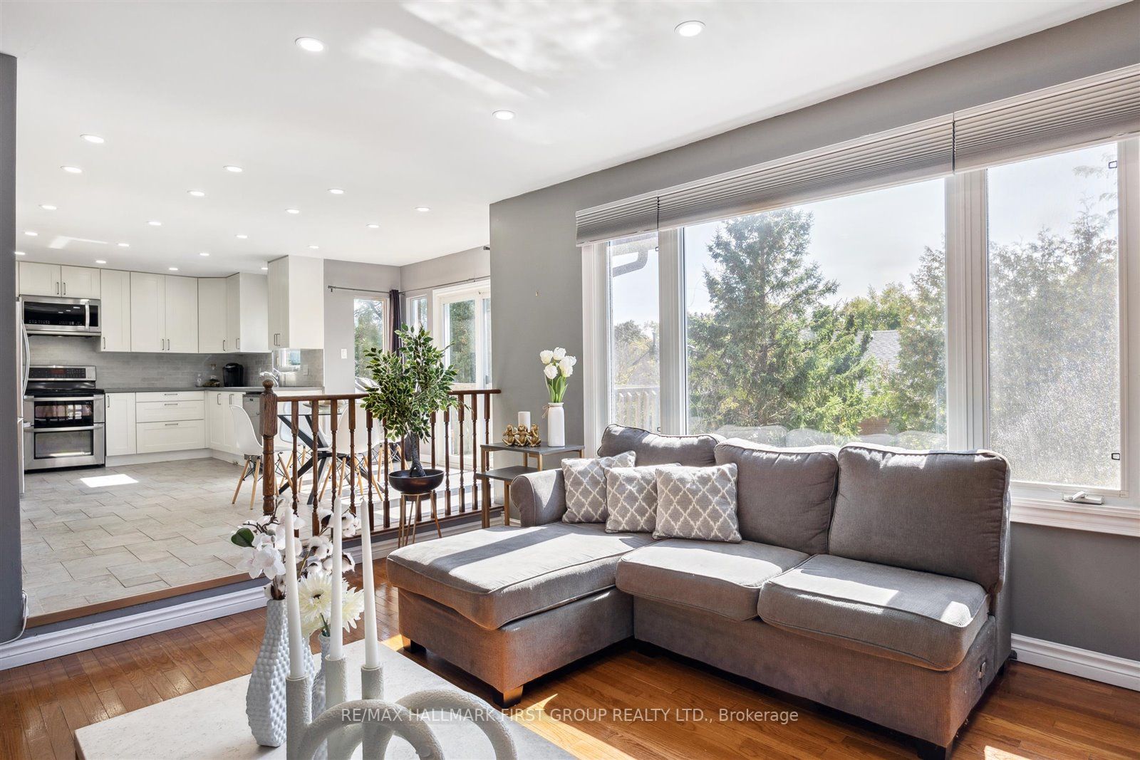 76 Farrow Cres