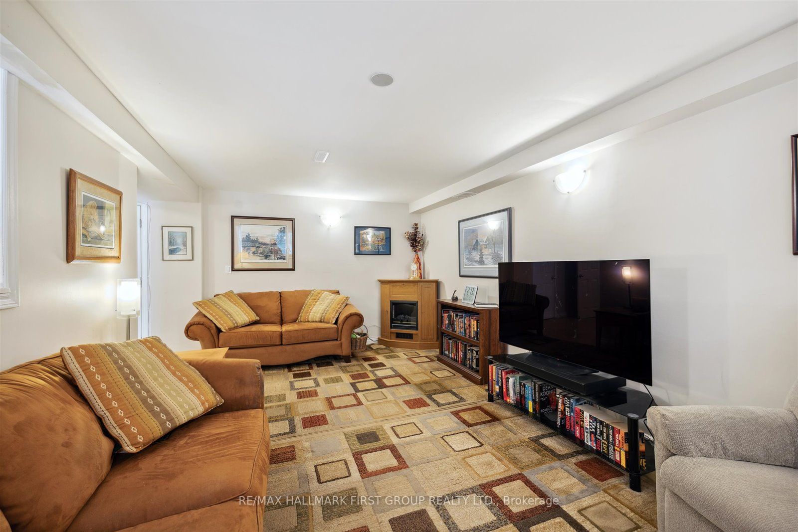 76 Farrow Cres