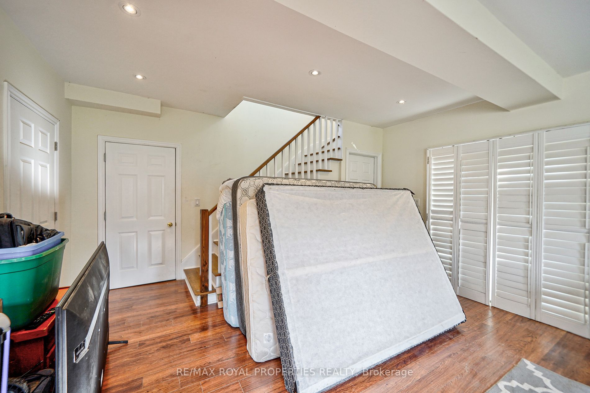 4973 Old Brock Rd