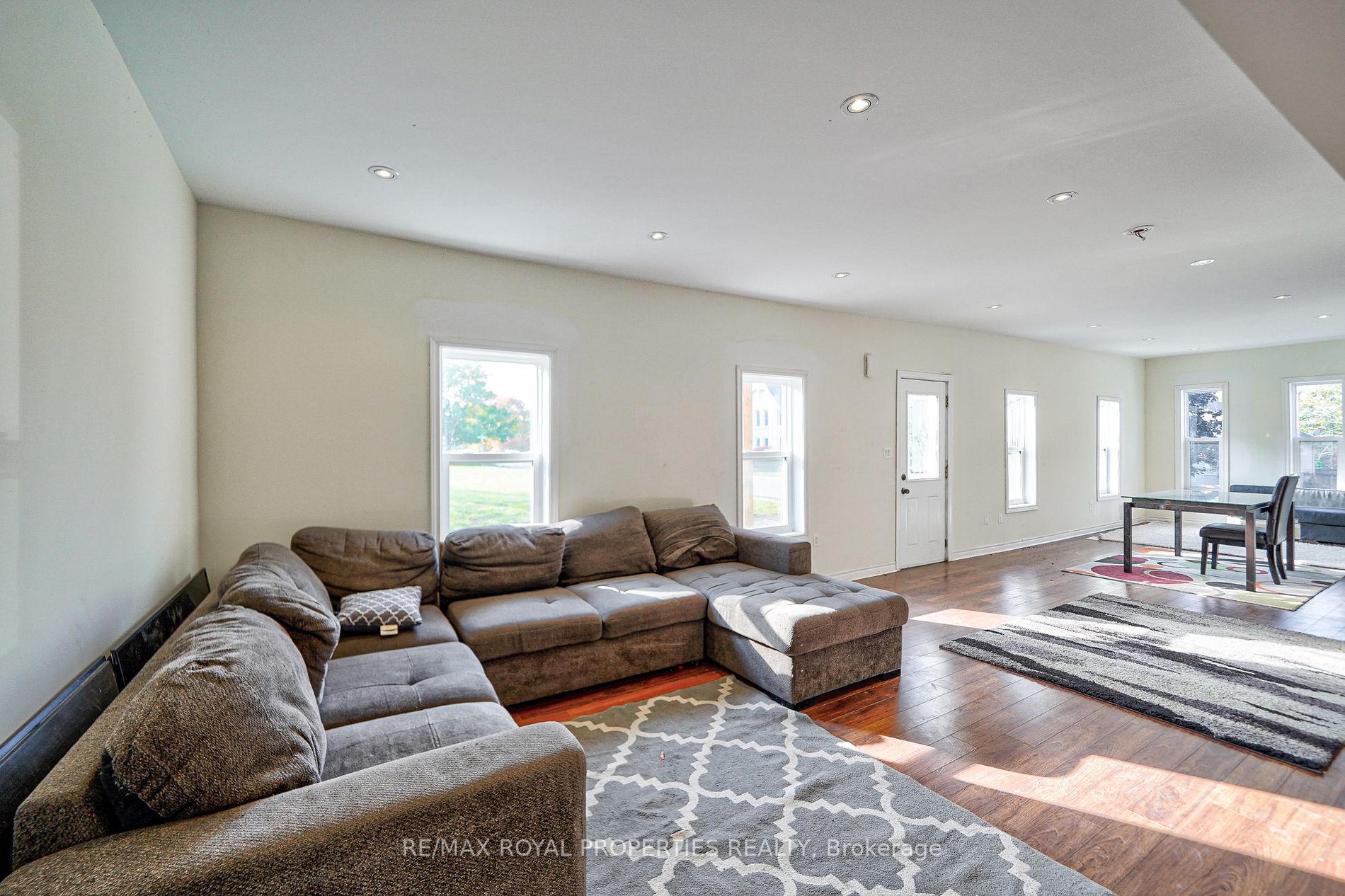4973 Old Brock Rd