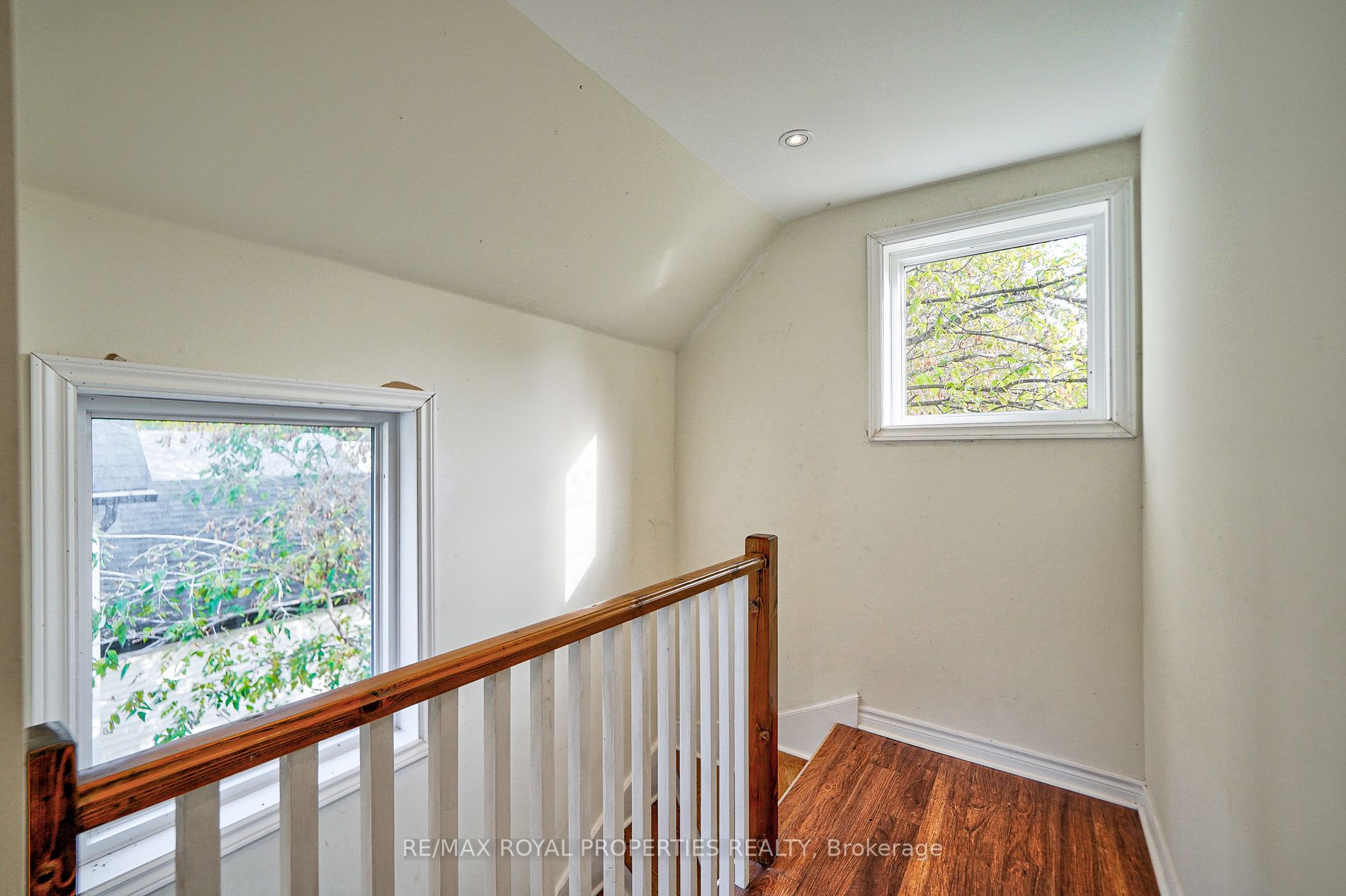 4973 Old Brock Rd