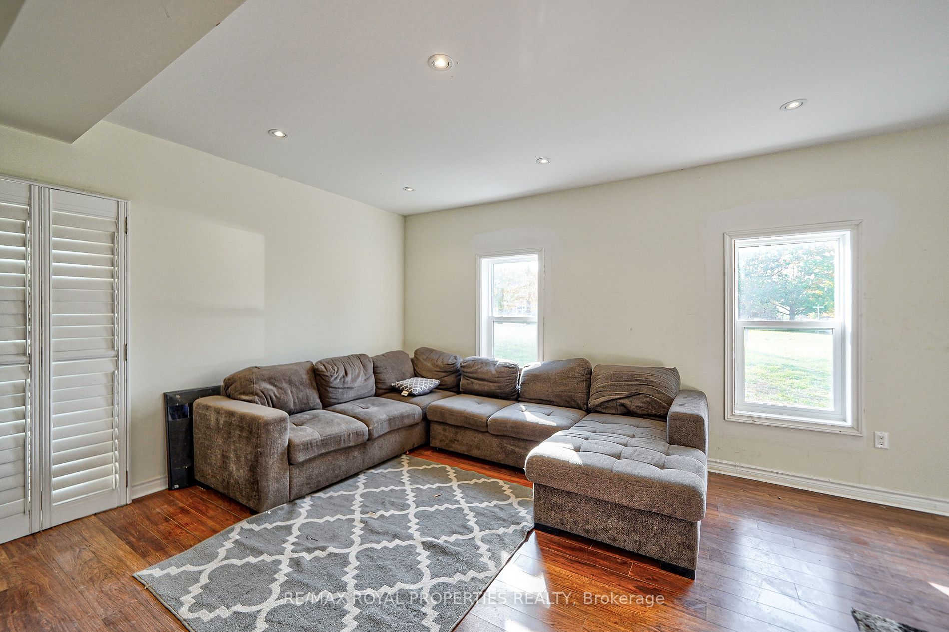 4973 Old Brock Rd