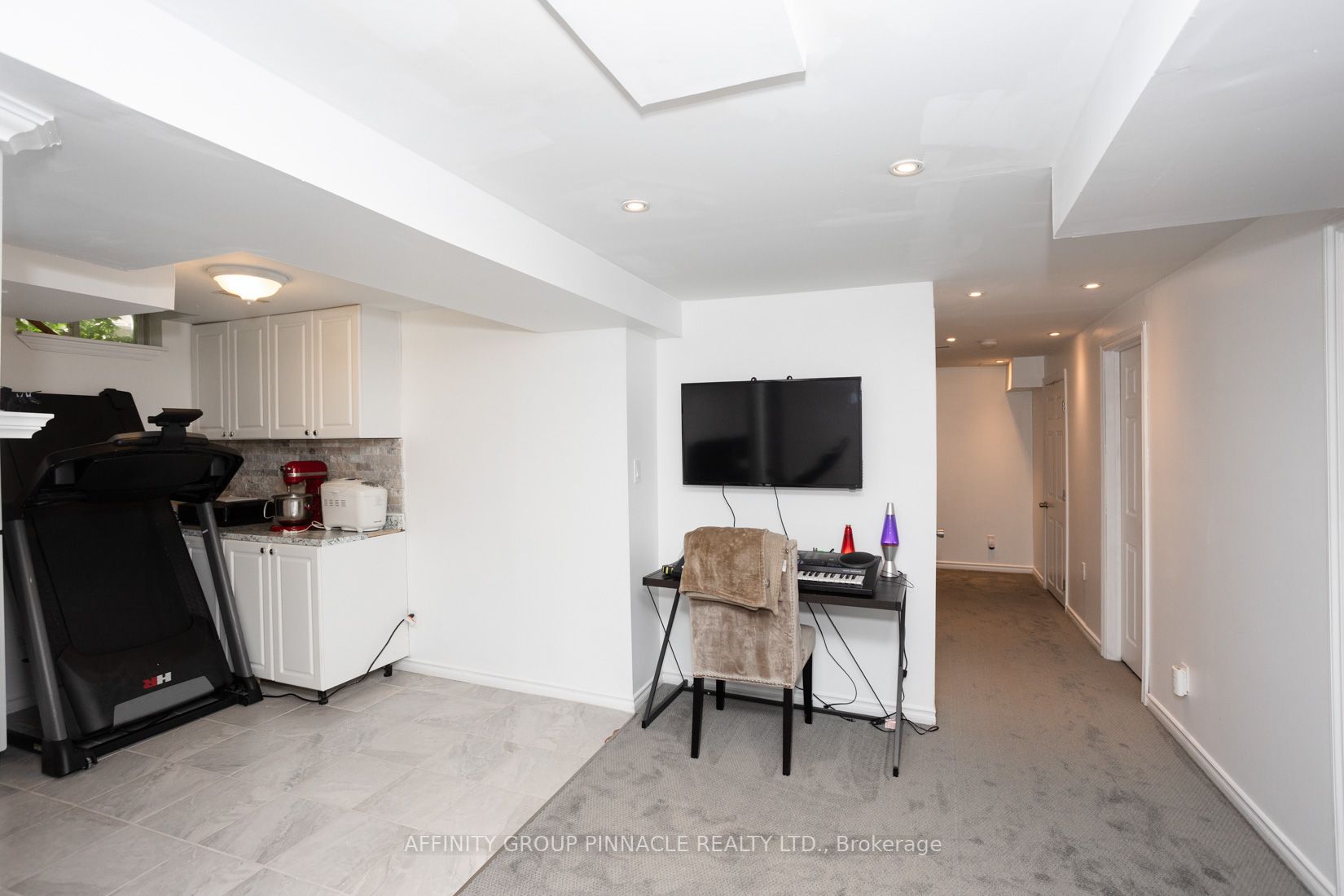 17 Annie Cres