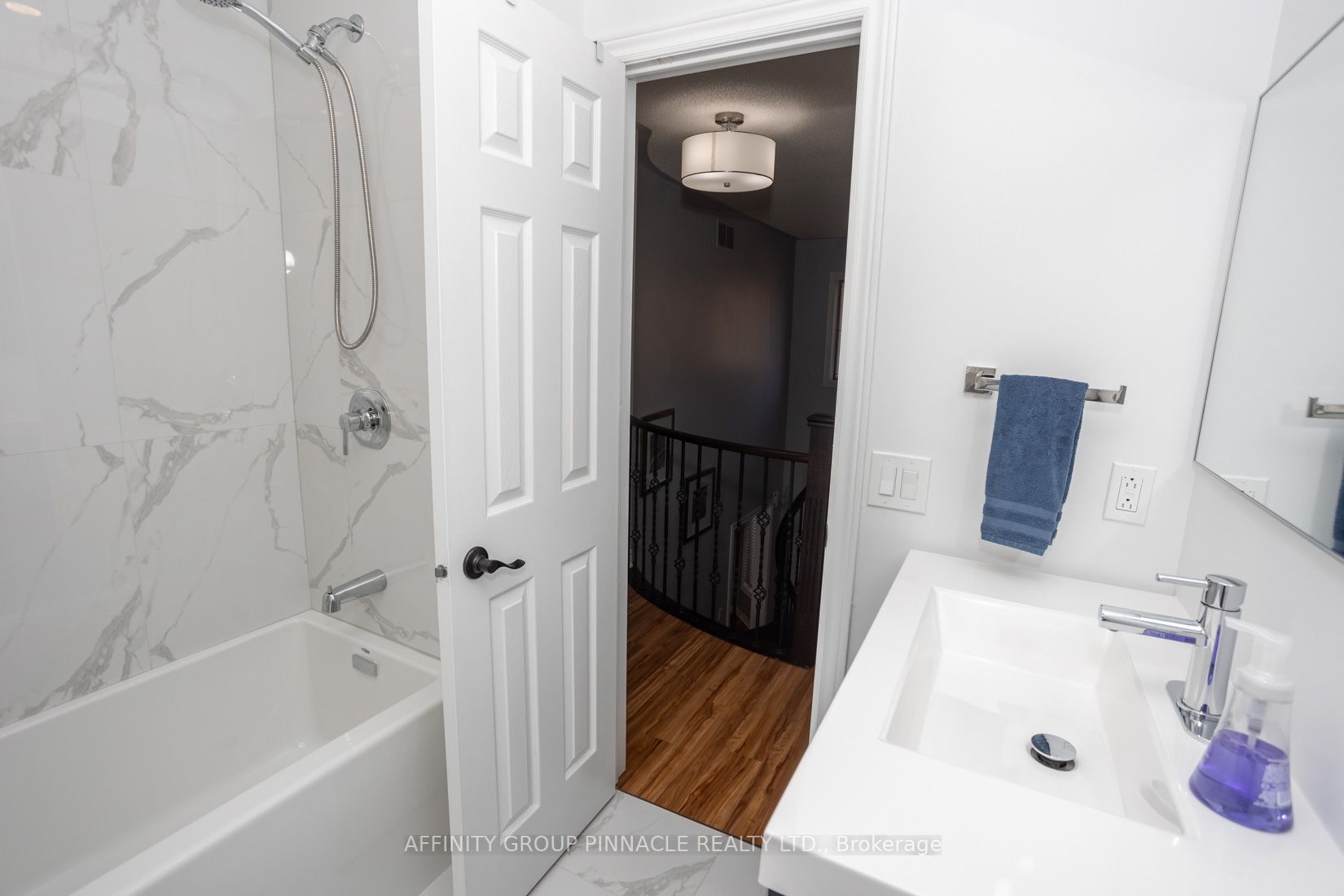 17 Annie Cres