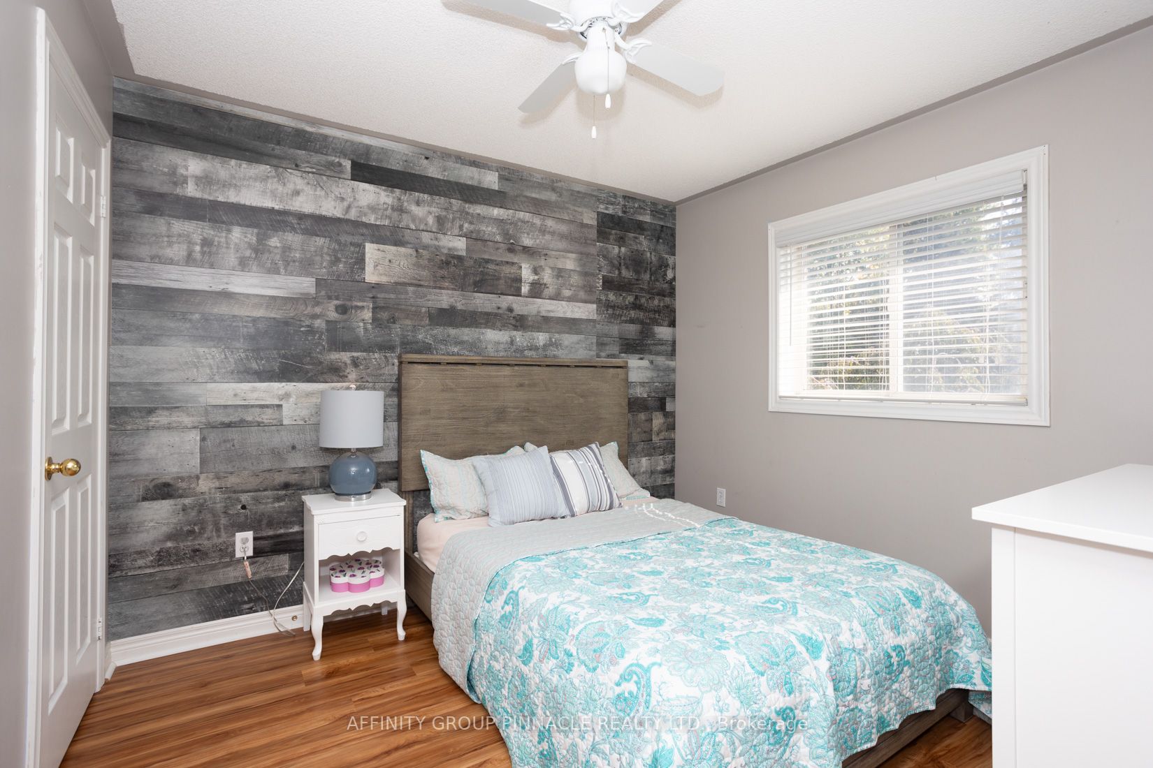 17 Annie Cres