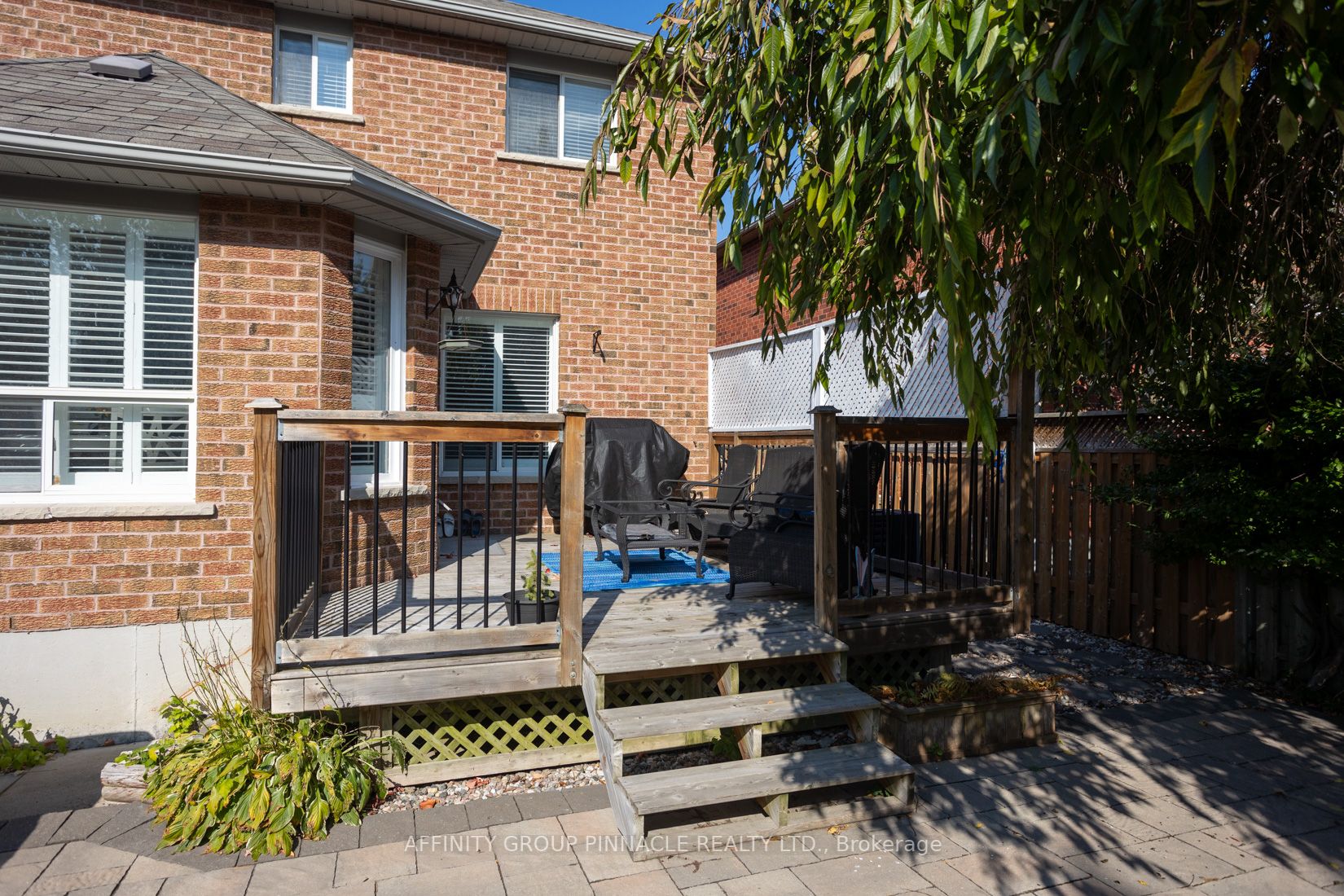 17 Annie Cres
