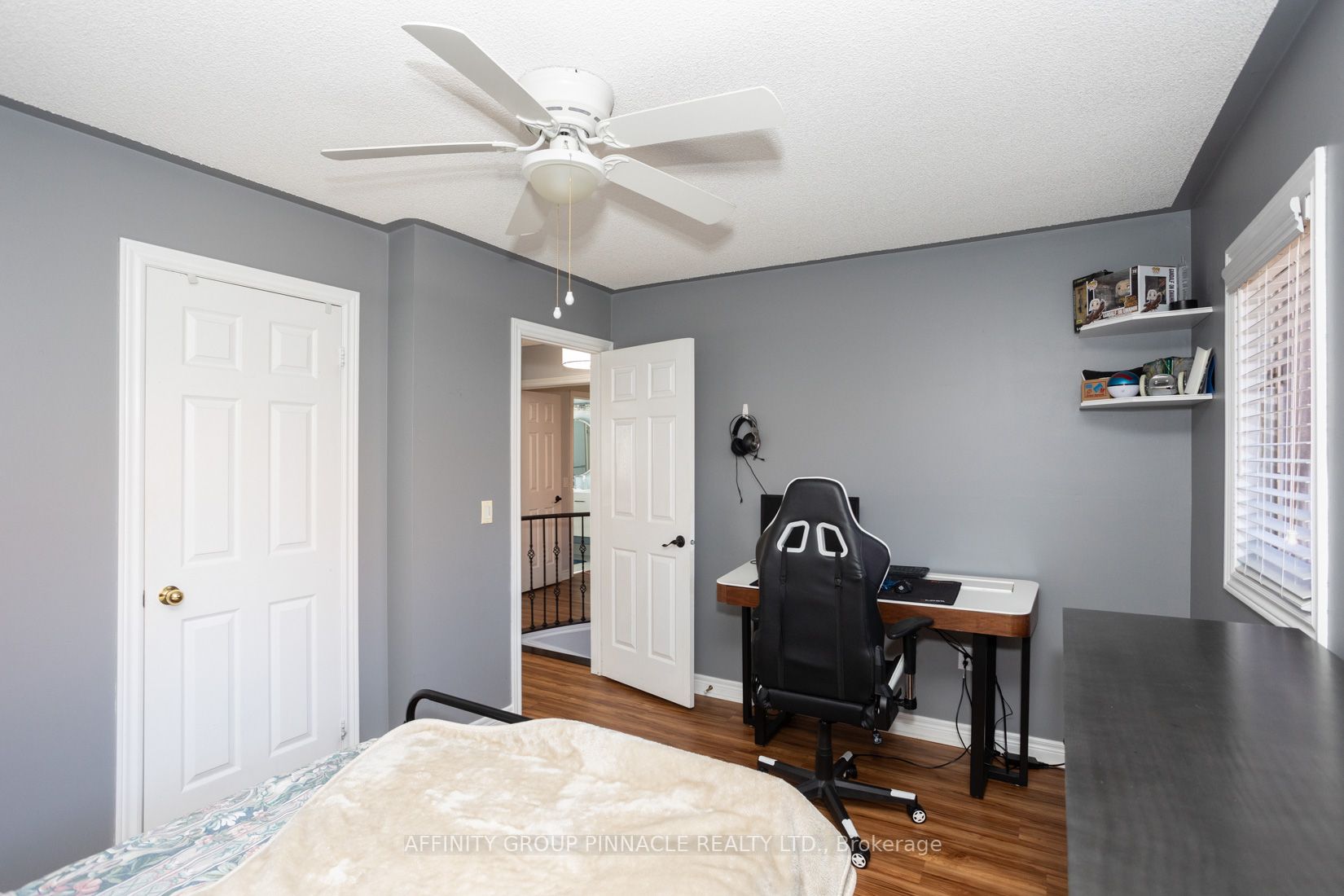 17 Annie Cres