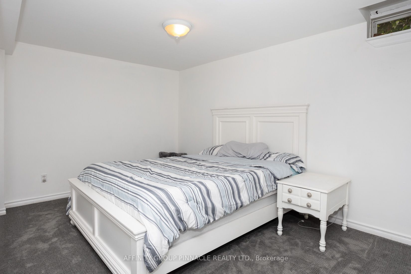 17 Annie Cres