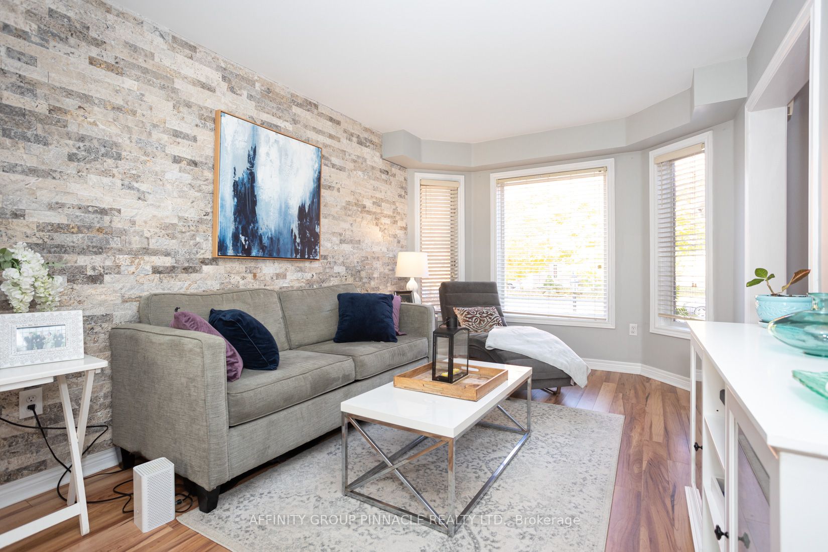 17 Annie Cres
