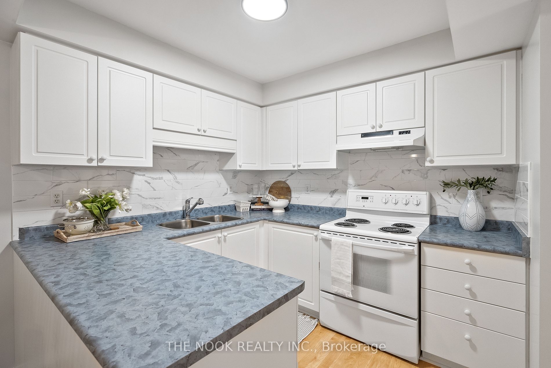 100 Mcfeeters Cres