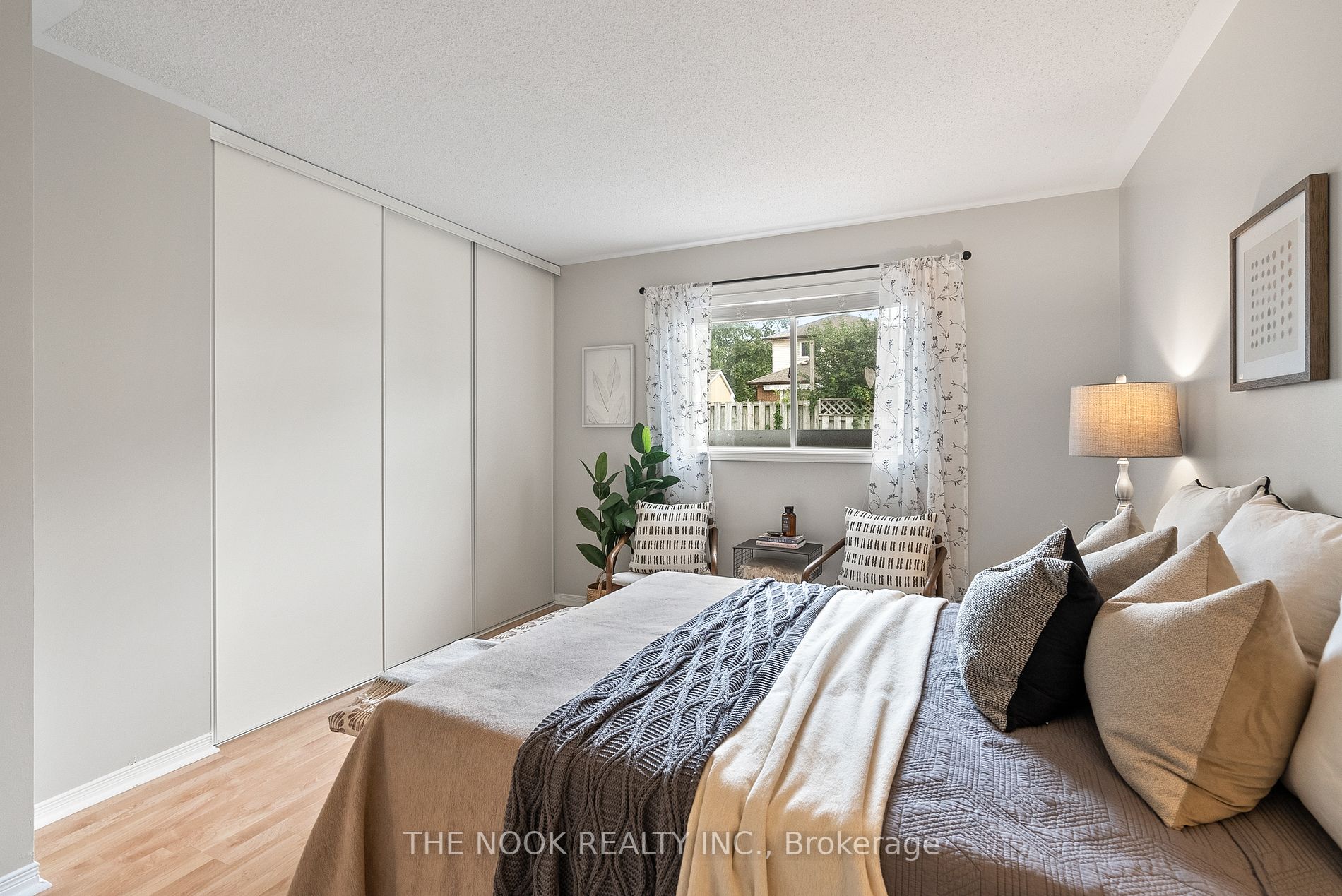 100 Mcfeeters Cres