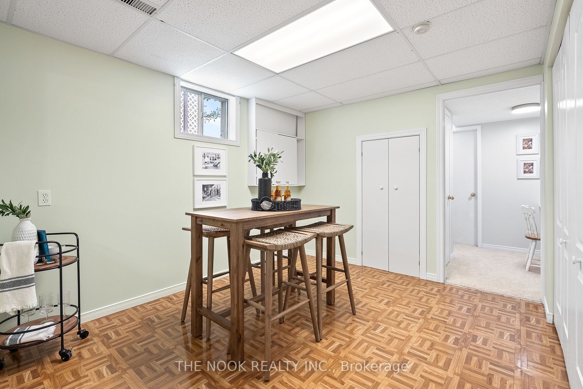 100 Mcfeeters Cres