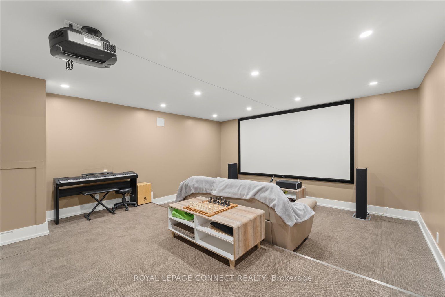 4 Youngmill Dr