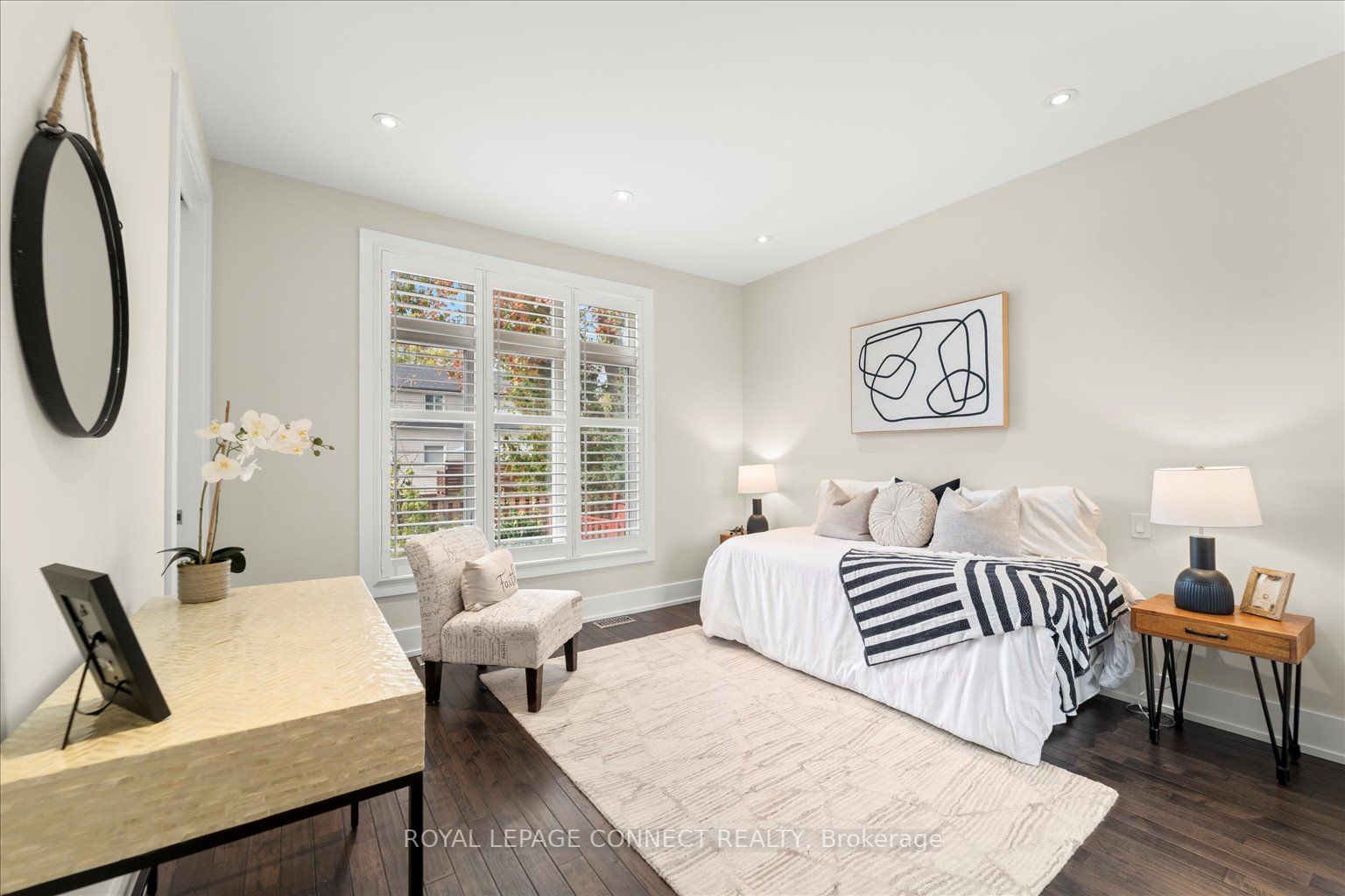 4 Youngmill Dr