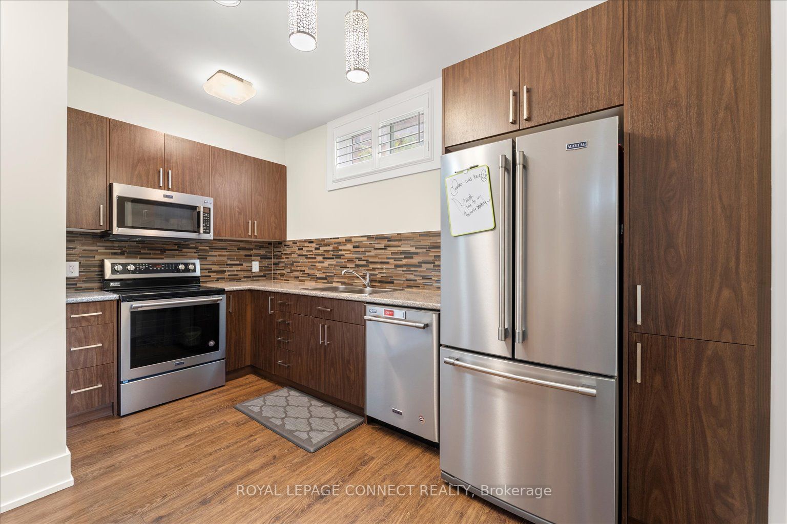 4 Youngmill Dr