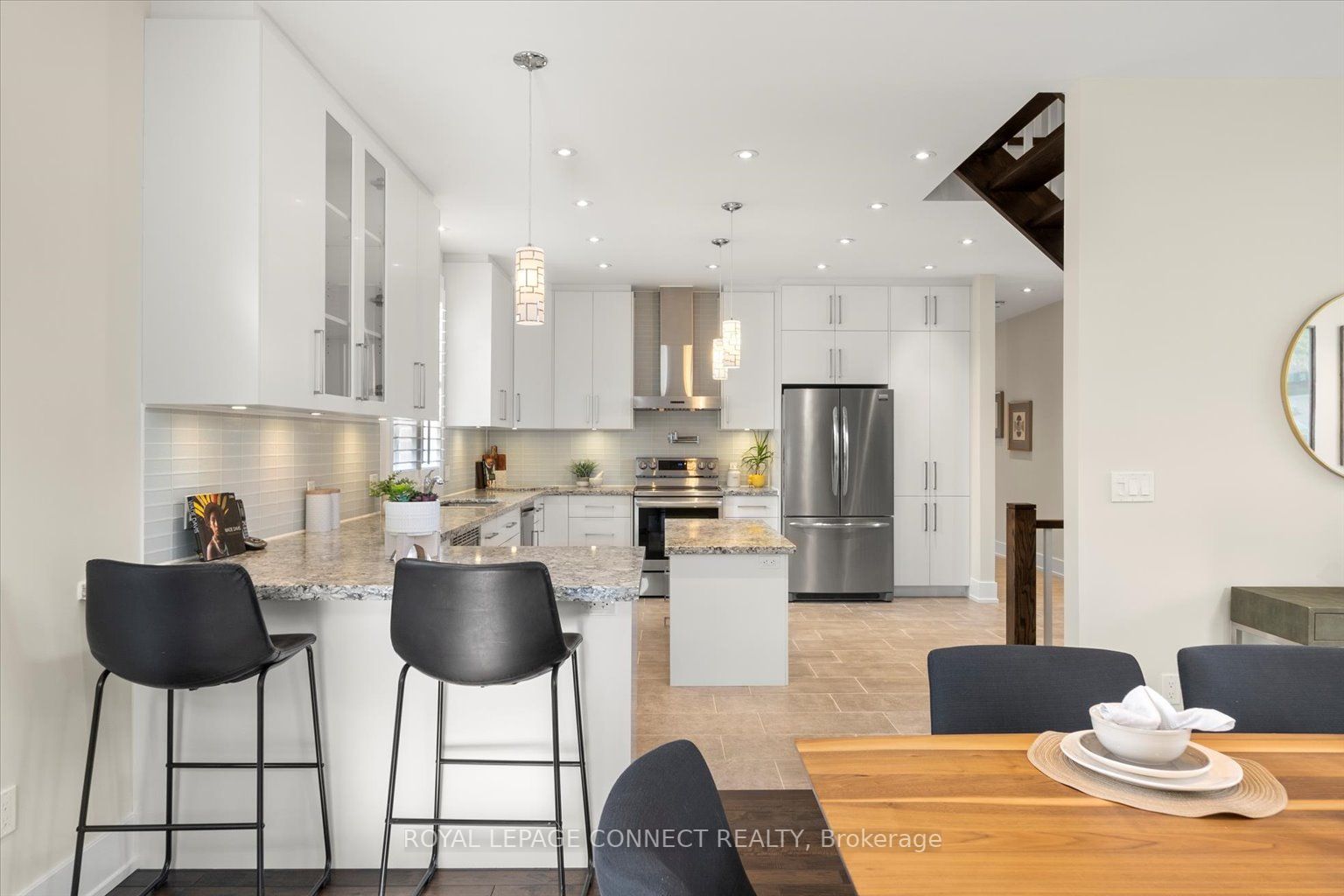4 Youngmill Dr