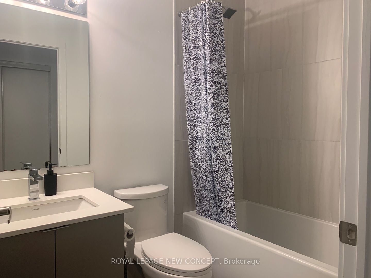 630 Greenwood Ave, #412