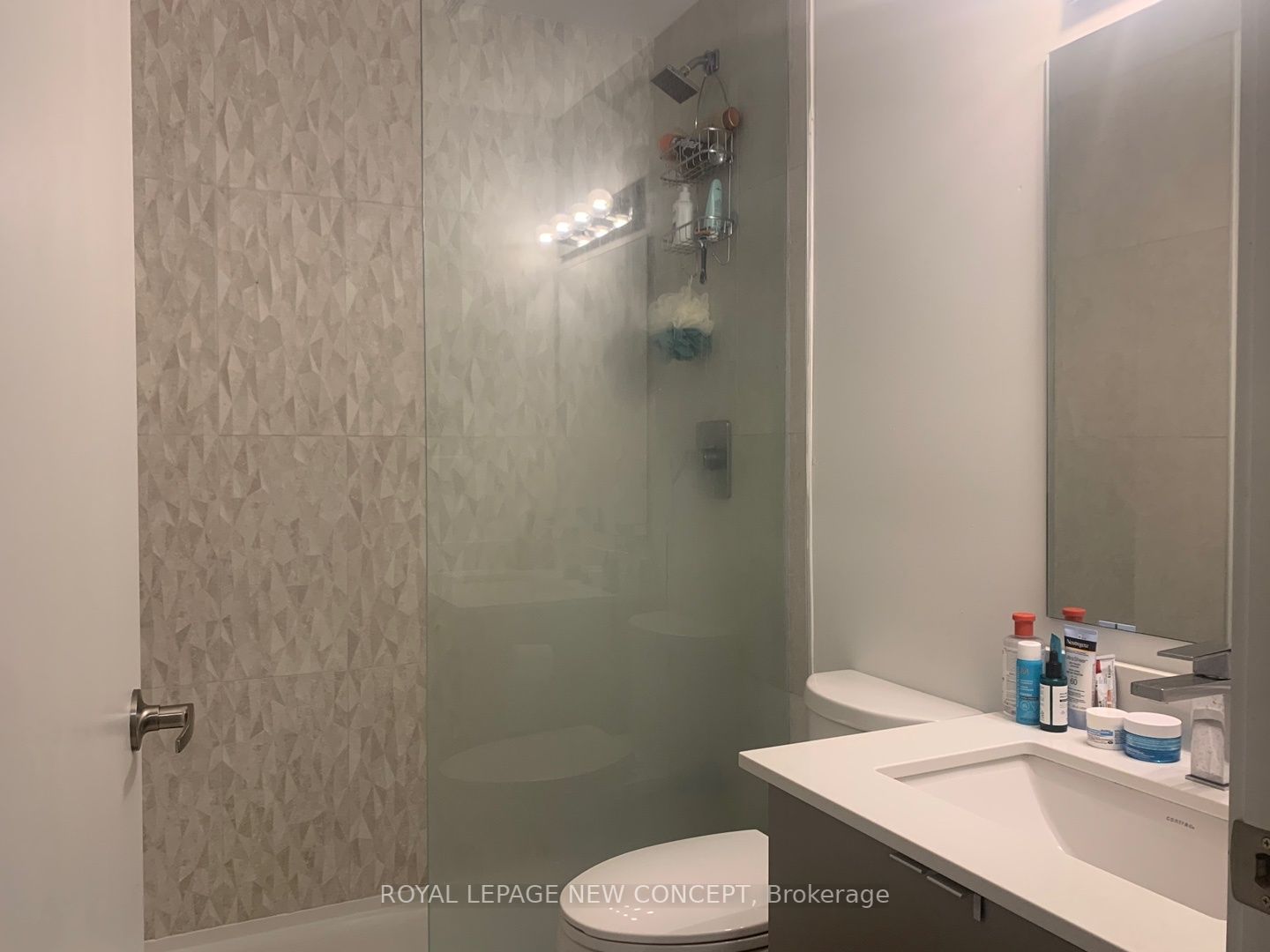 630 Greenwood Ave, #412