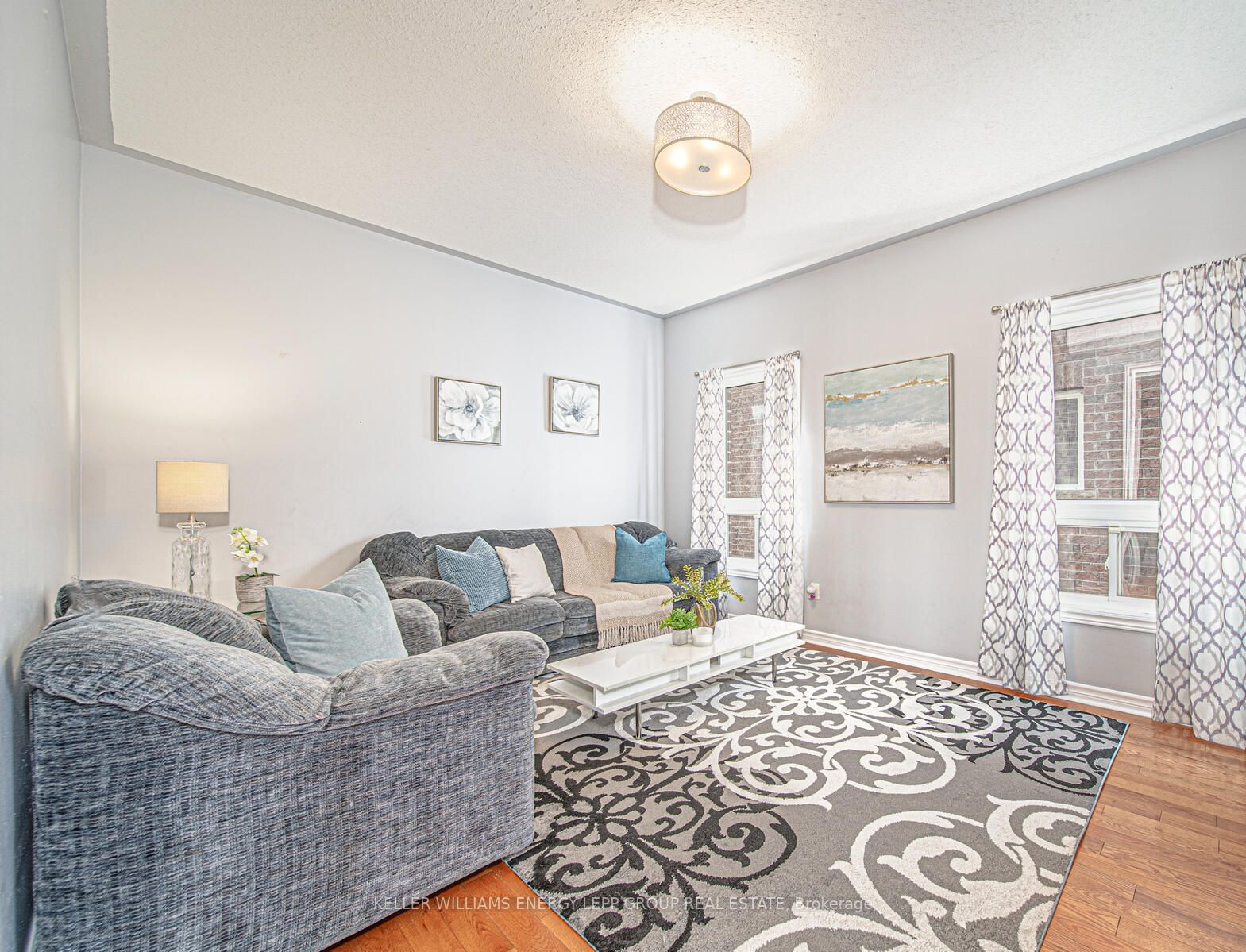22 Rosswell Drive