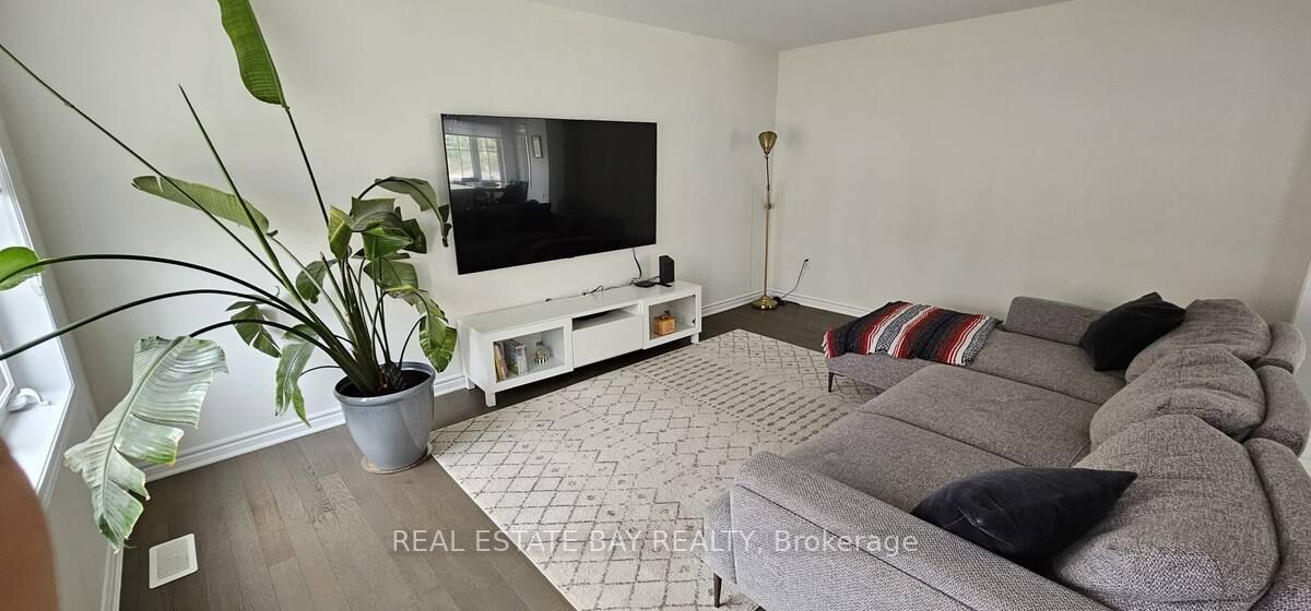 111 Westfield Dr