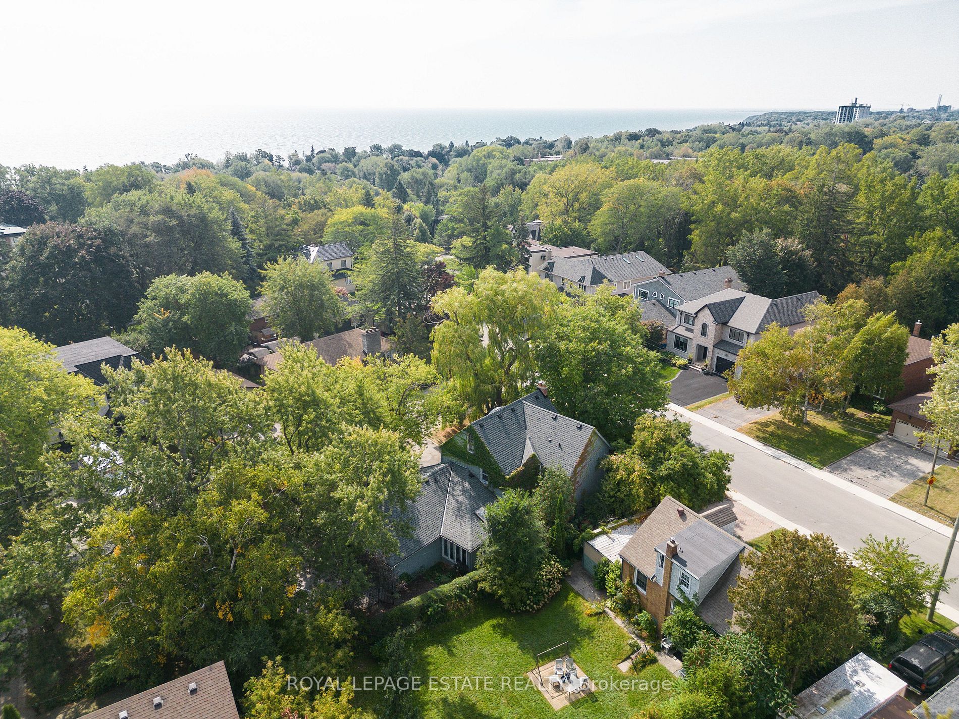 2 Highcliff Cres