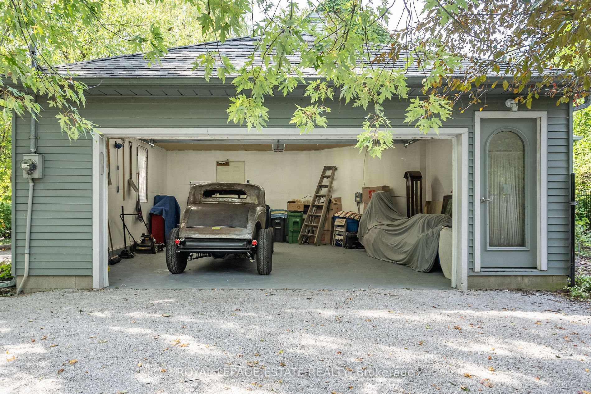 2 Highcliff Cres
