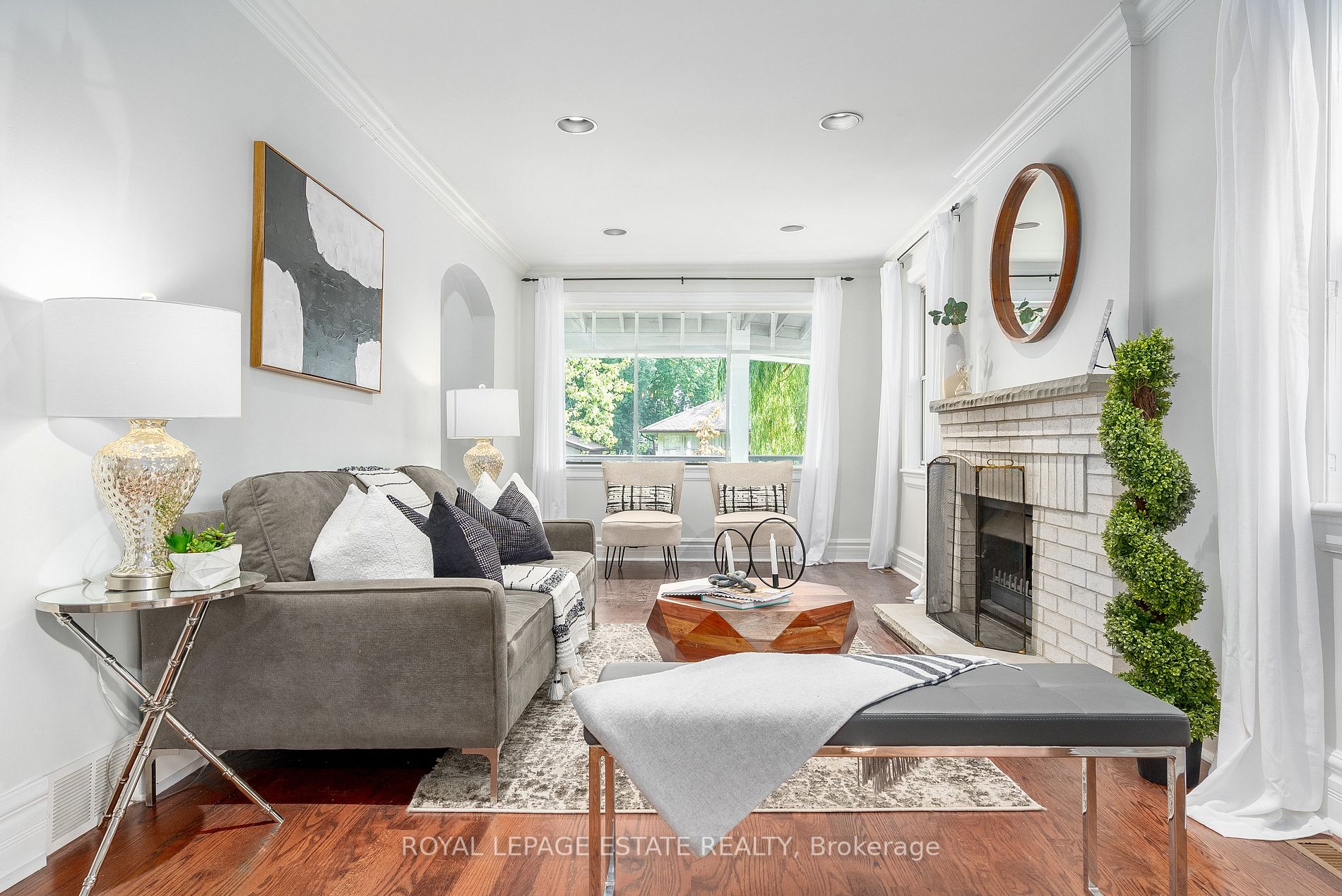 2 Highcliff Cres