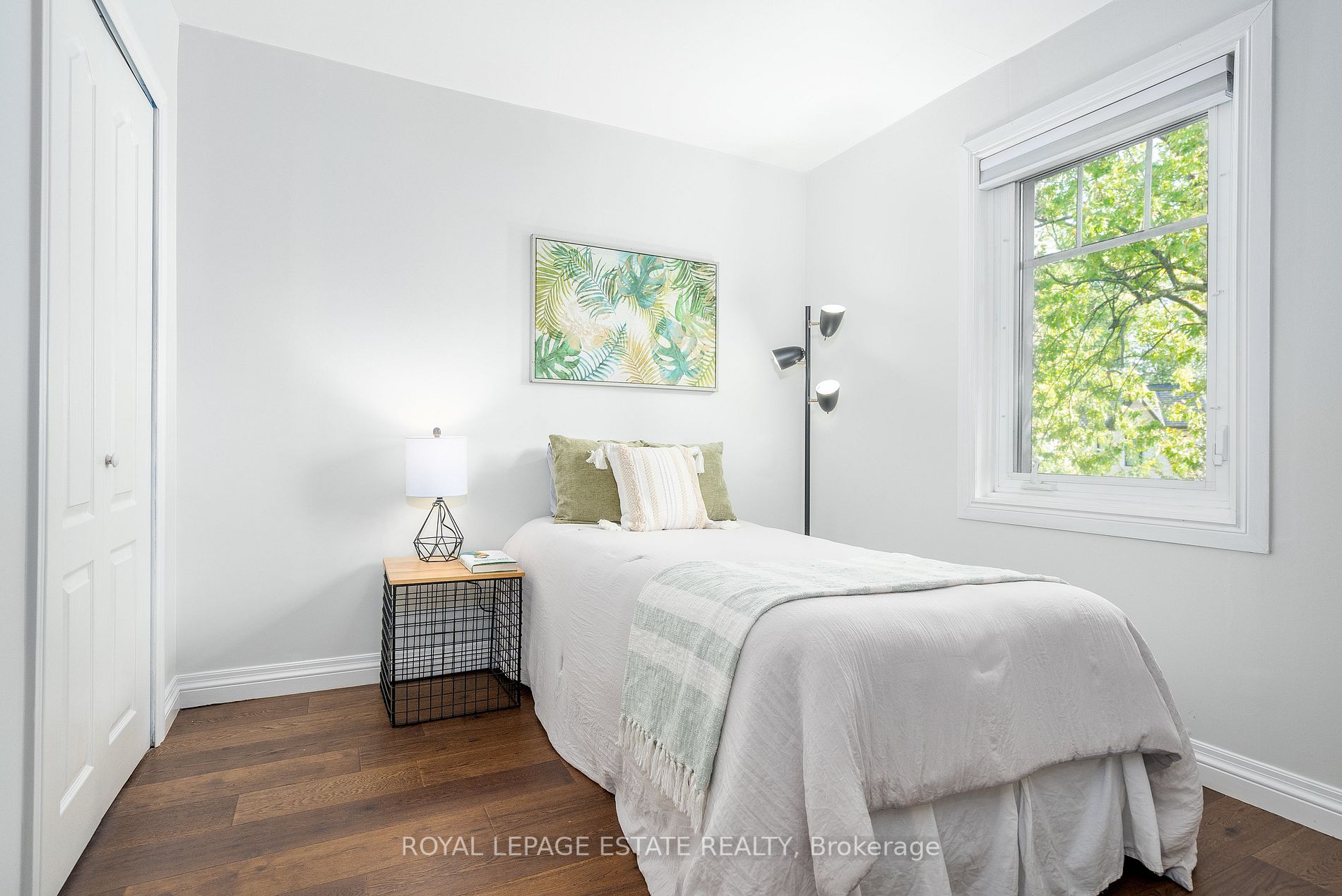 2 Highcliff Cres