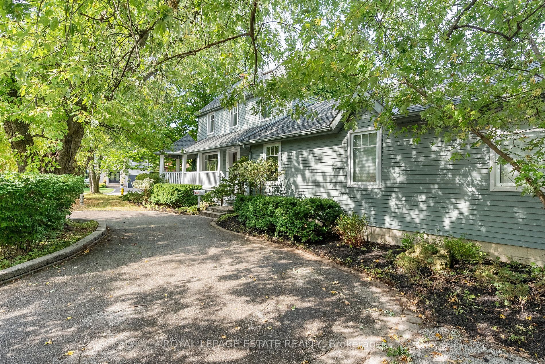 2 Highcliff Cres
