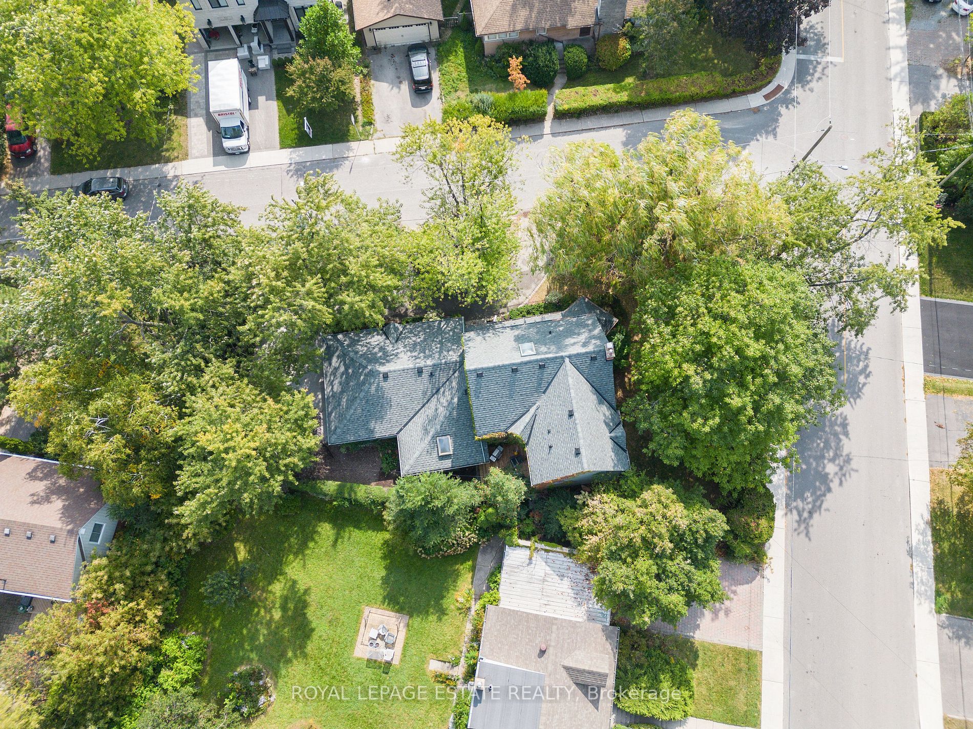 2 Highcliff Cres