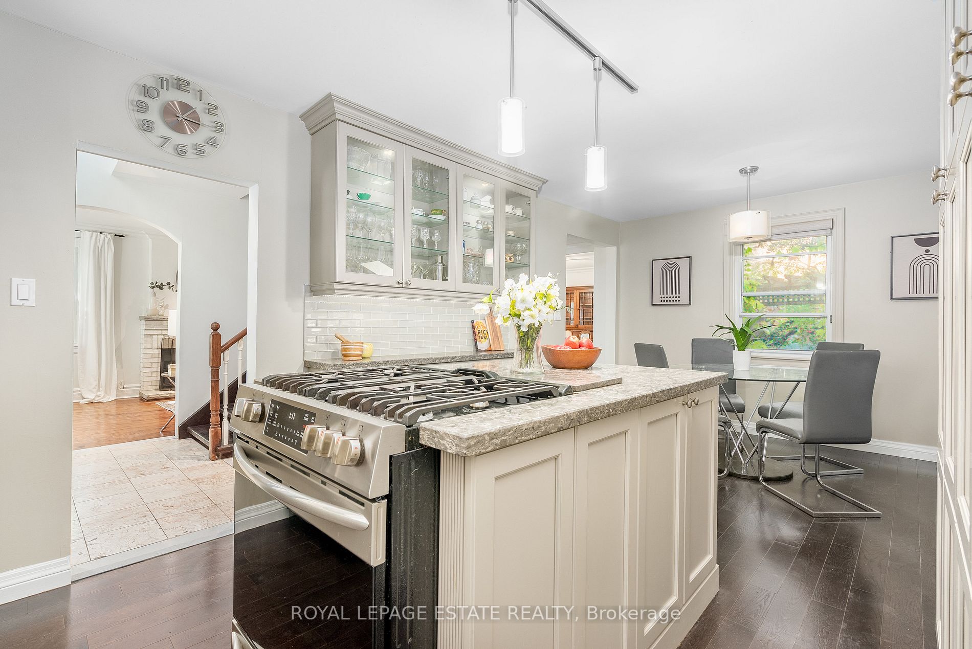 2 Highcliff Cres