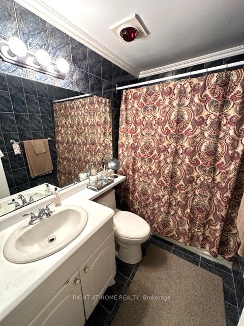 3 Chamberlain Court, #24