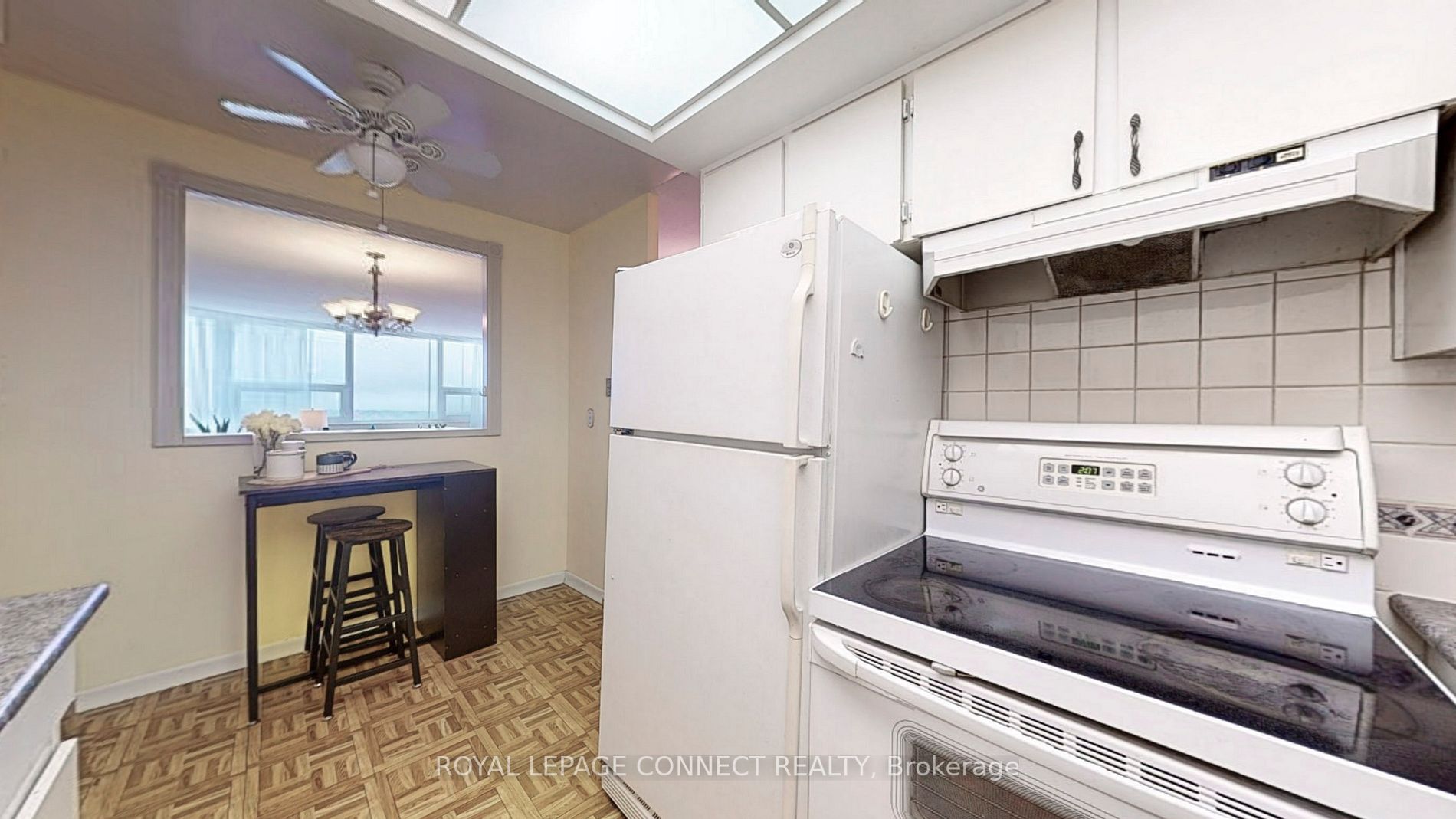 121 Ling Rd, #1403