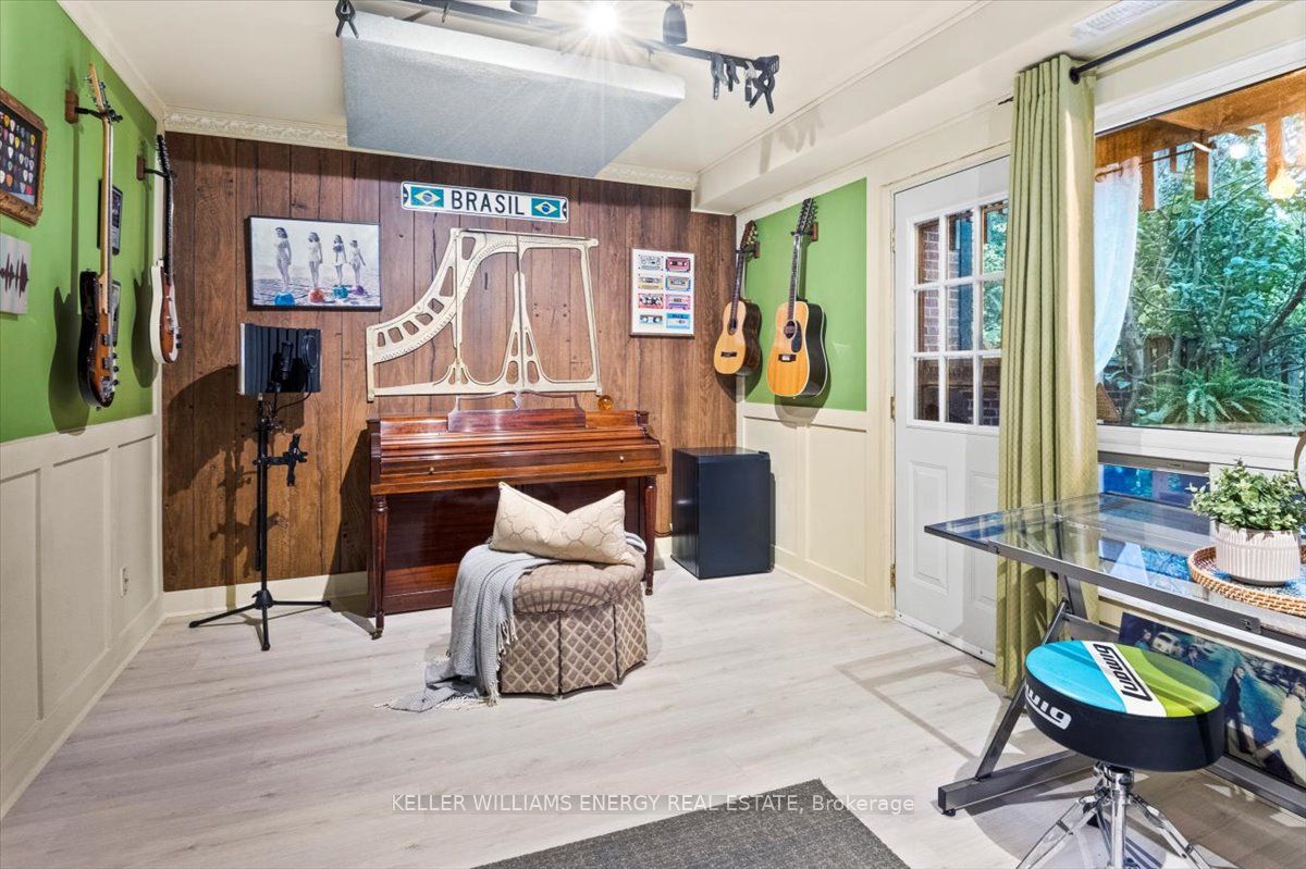 135 Deacon Lane W, #135