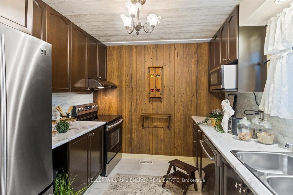 135 Deacon Lane W, #135