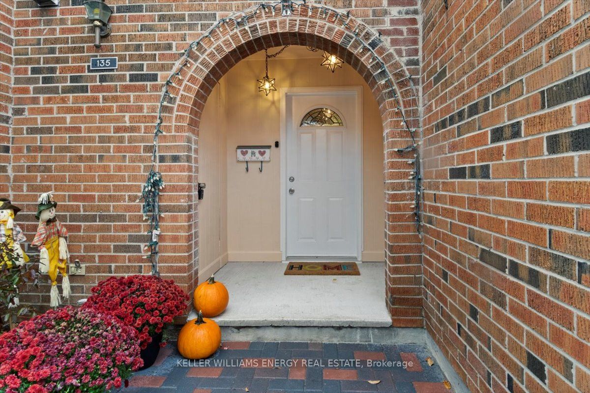 135 Deacon Lane W, #135