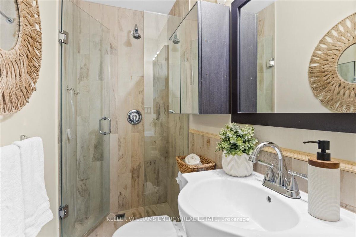 135 Deacon Lane W, #135