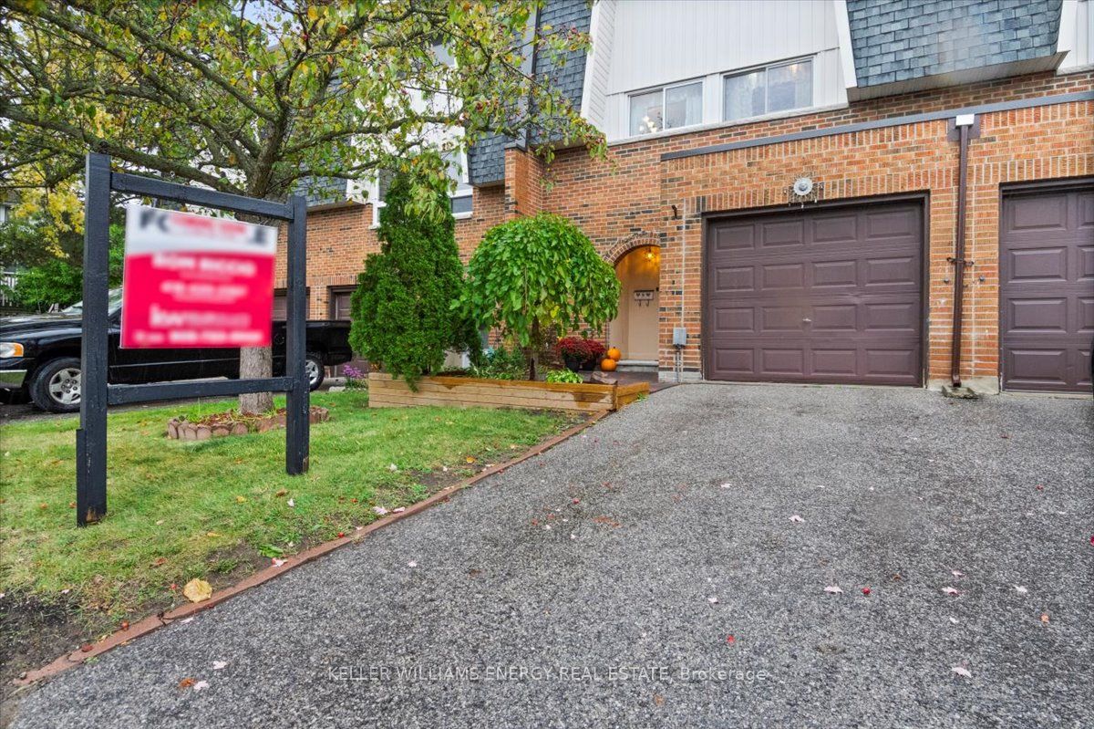 135 Deacon Lane W, #135