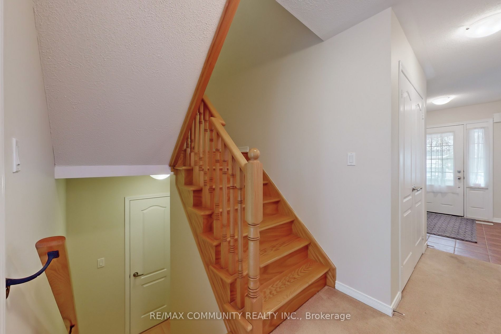 16 Watersplace Ave