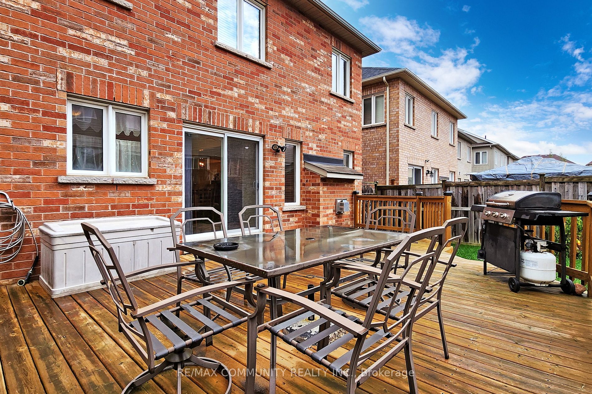 16 Watersplace Ave