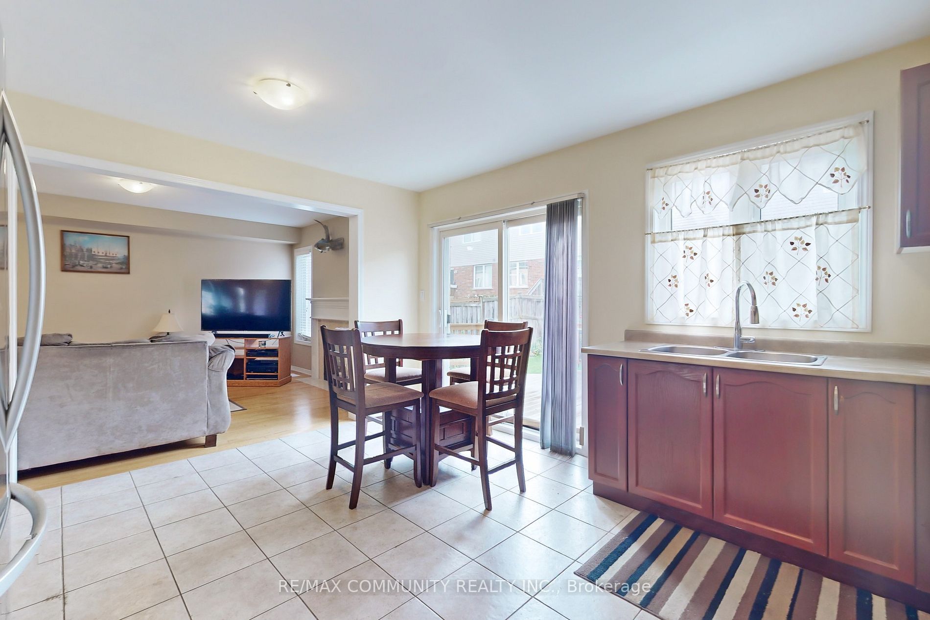 16 Watersplace Ave