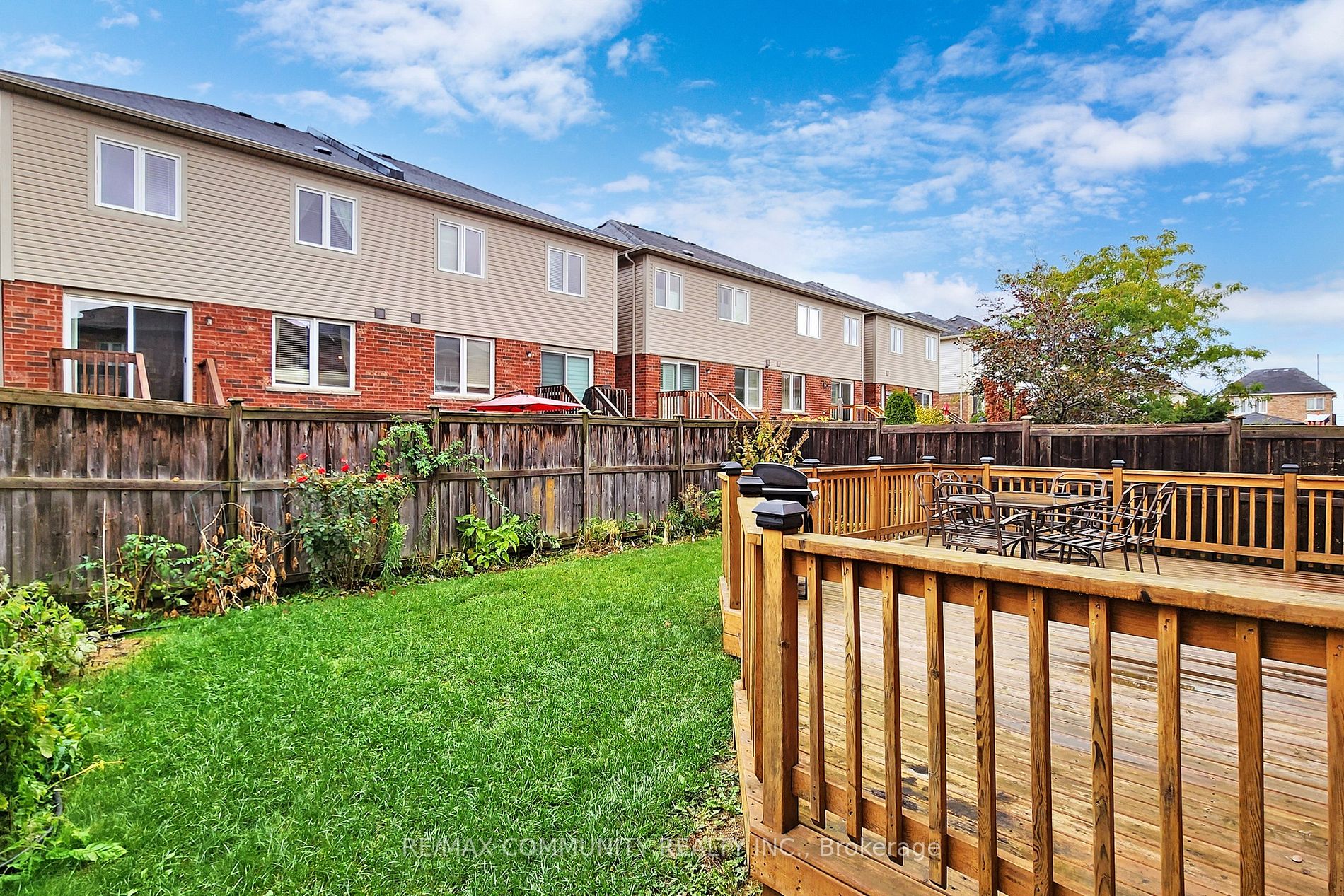 16 Watersplace Ave