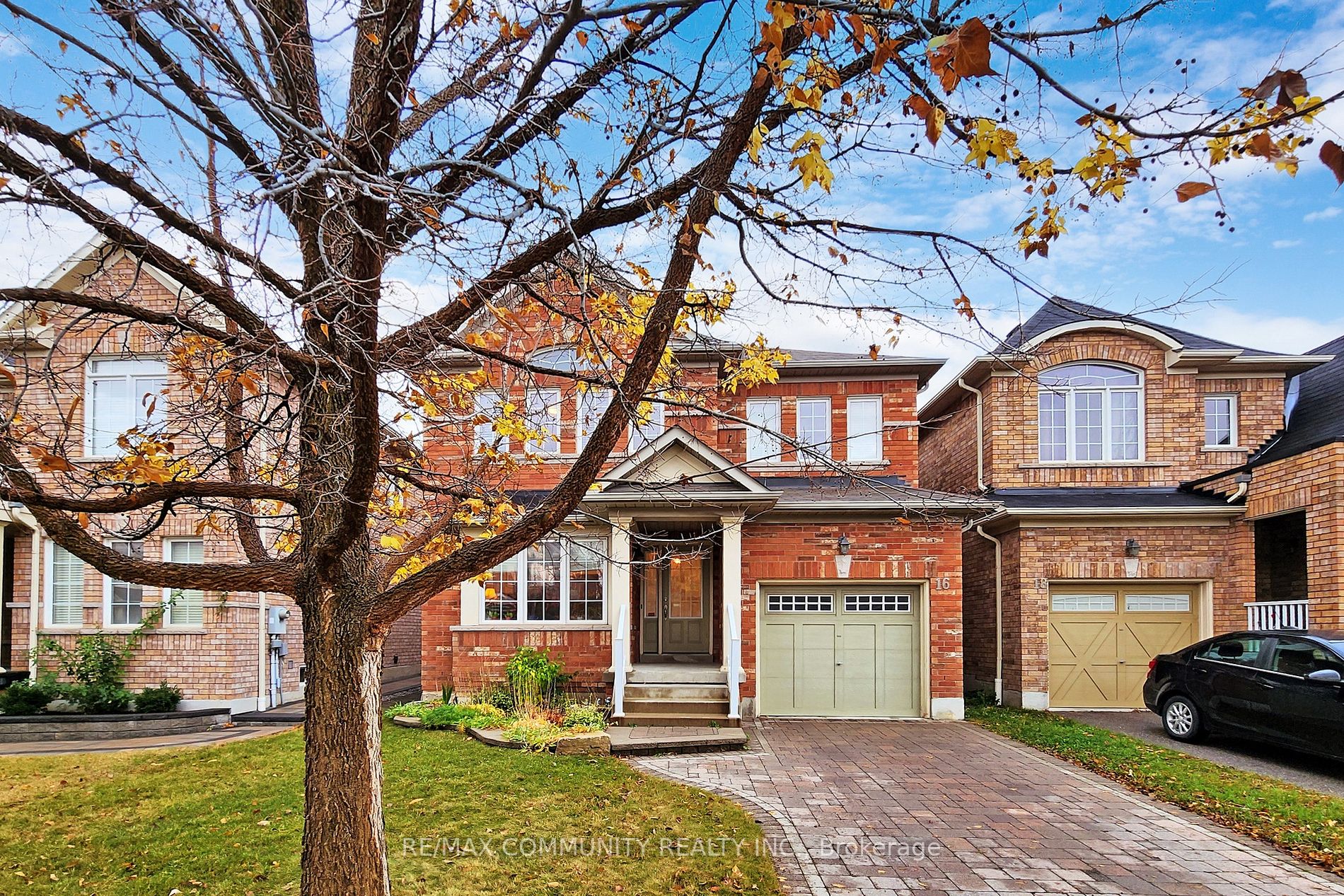 16 Watersplace Ave