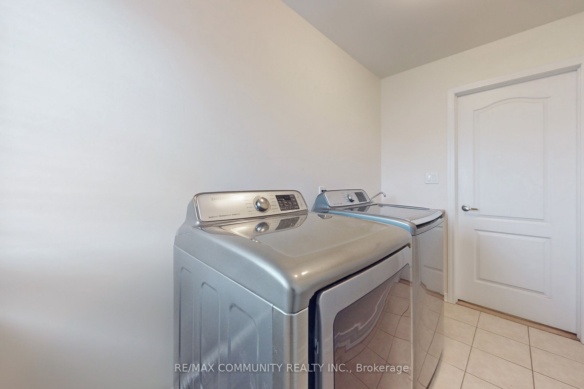 16 Watersplace Ave