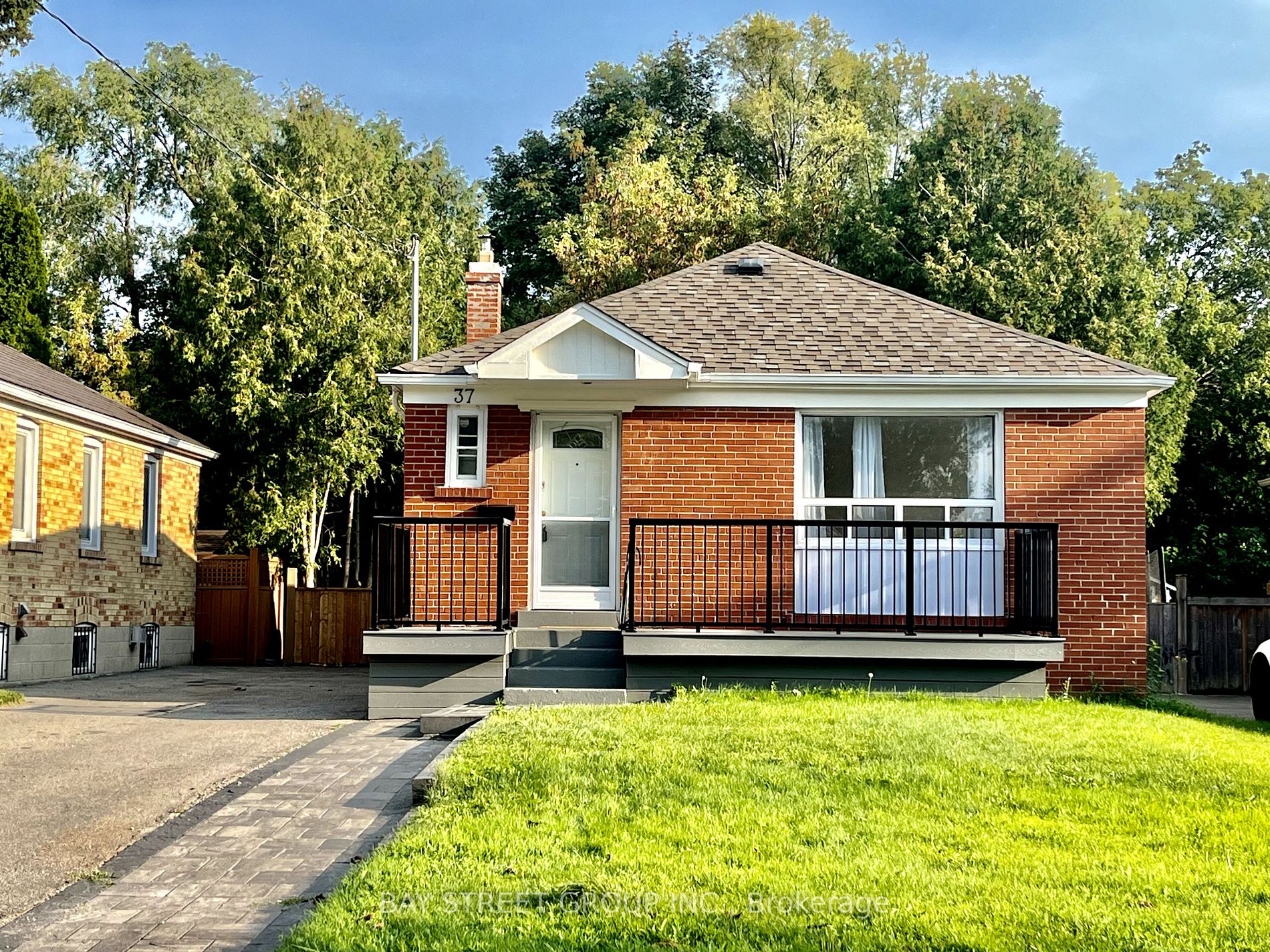 37 Bayard Avenue, #Main