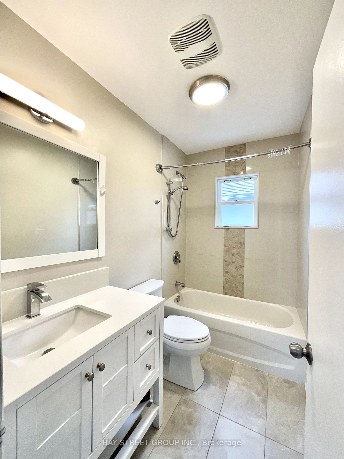 37 Bayard Avenue, #Main