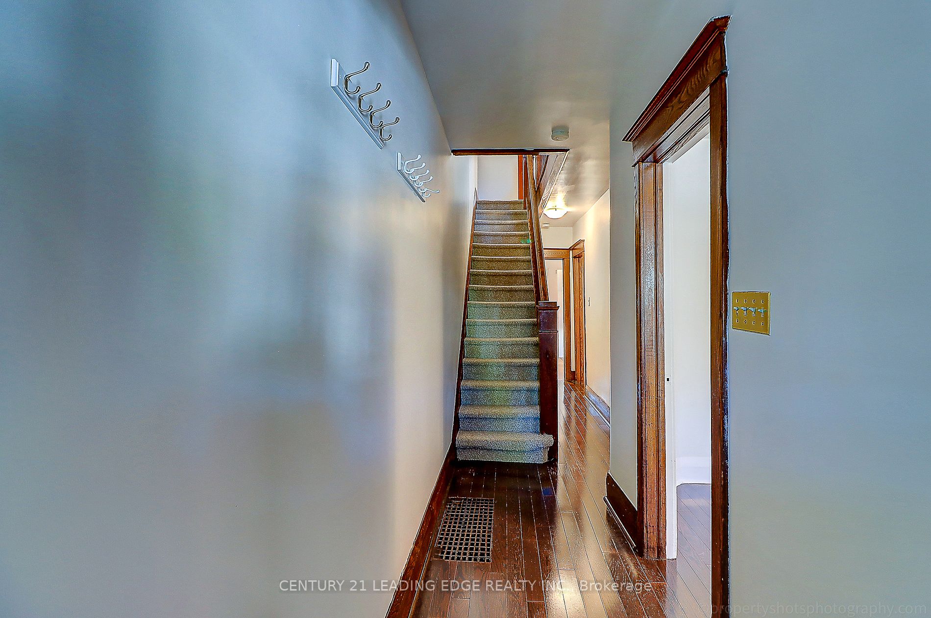 267 Glebeholme Blvd