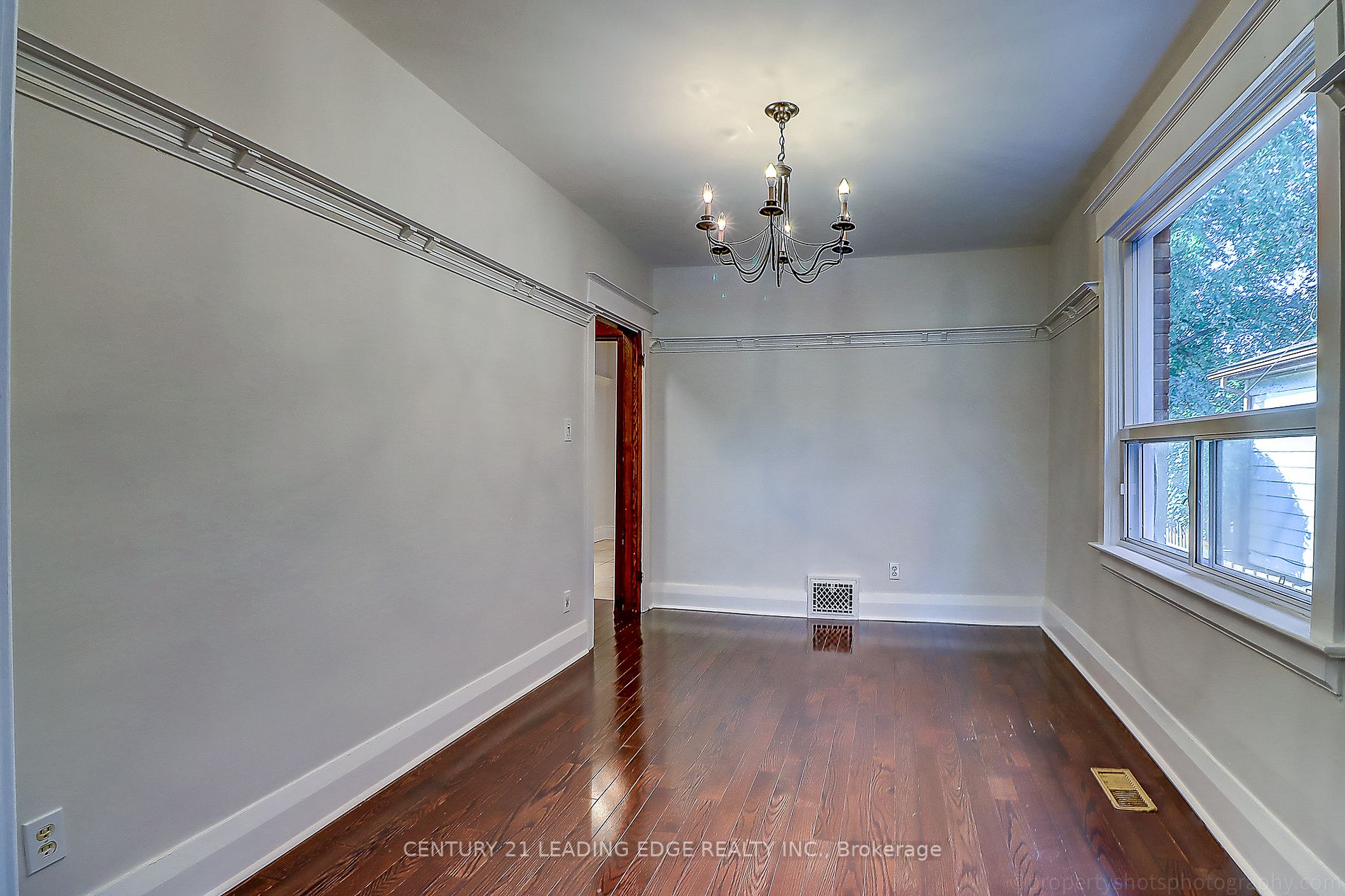 267 Glebeholme Blvd
