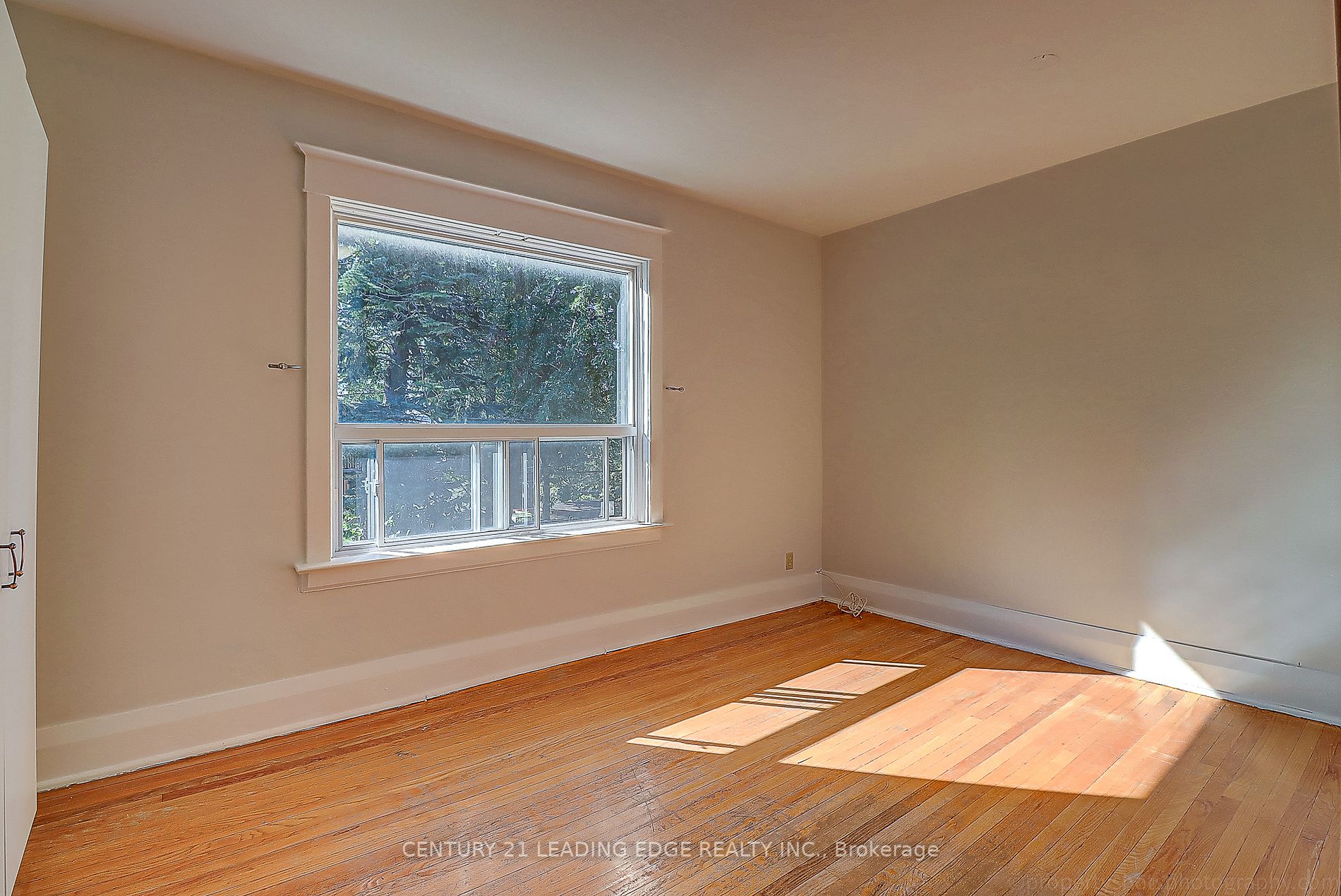 267 Glebeholme Blvd